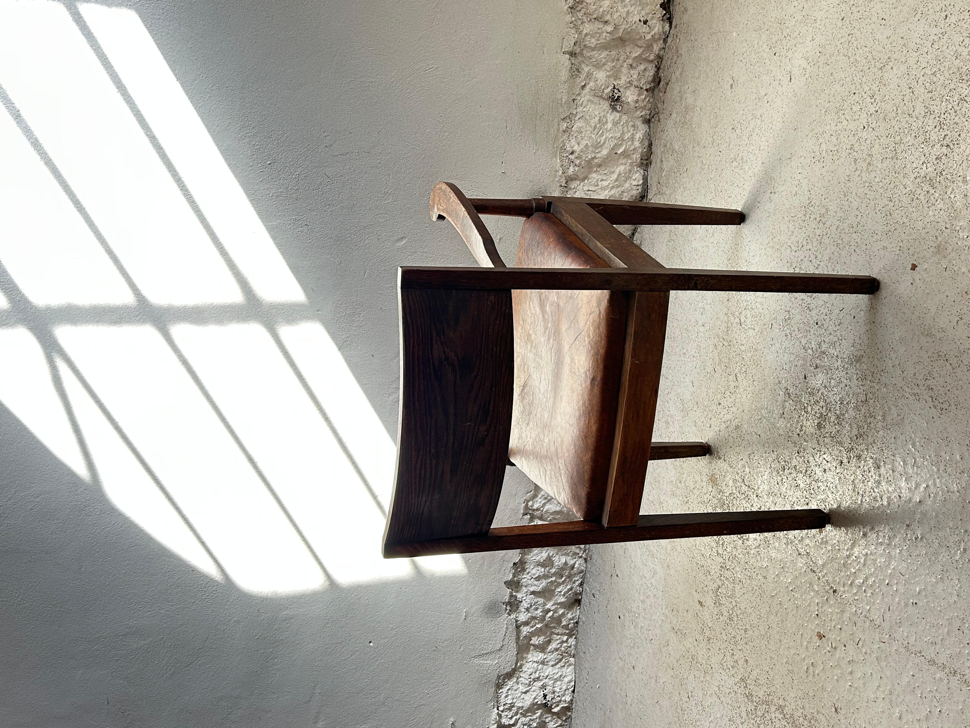 Sillón de roble de principios del siglo XX de Thorvald Bindesbøll, Dinamarca circa 1905 en venta 3