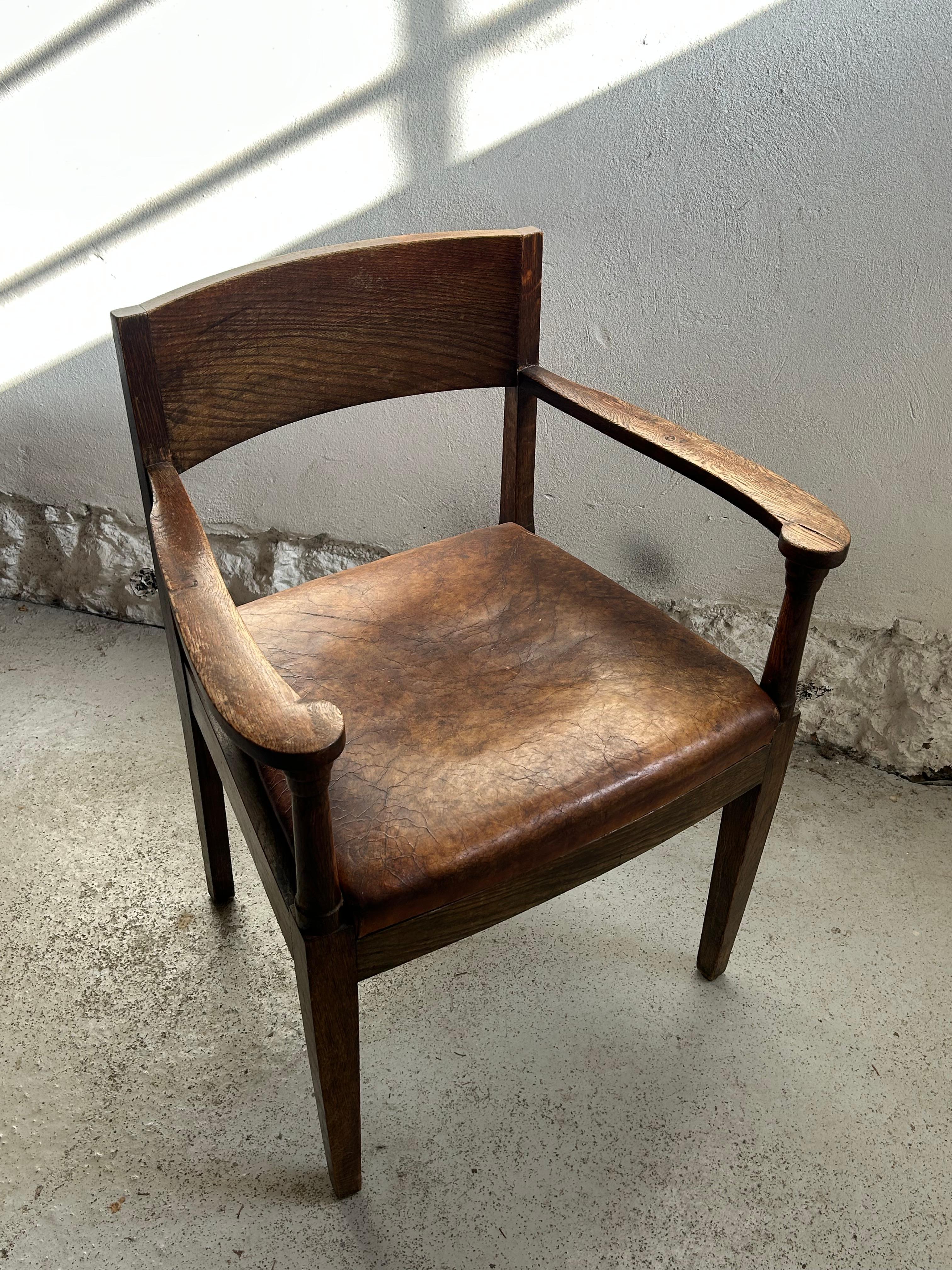 Sillón de roble de principios del siglo XX de Thorvald Bindesbøll, Dinamarca circa 1905 en venta 1