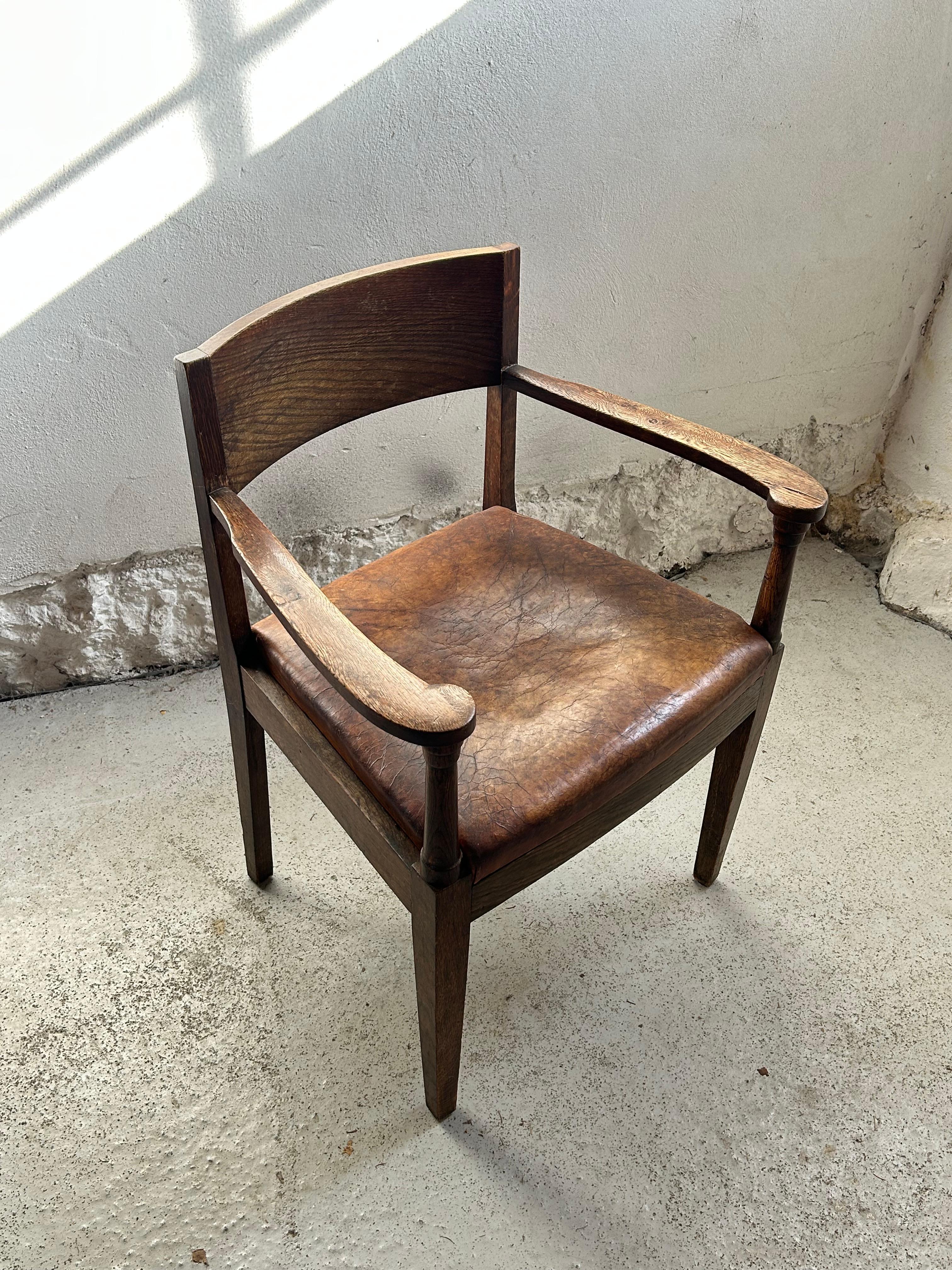 Sillón de roble de principios del siglo XX de Thorvald Bindesbøll, Dinamarca circa 1905 en venta 2