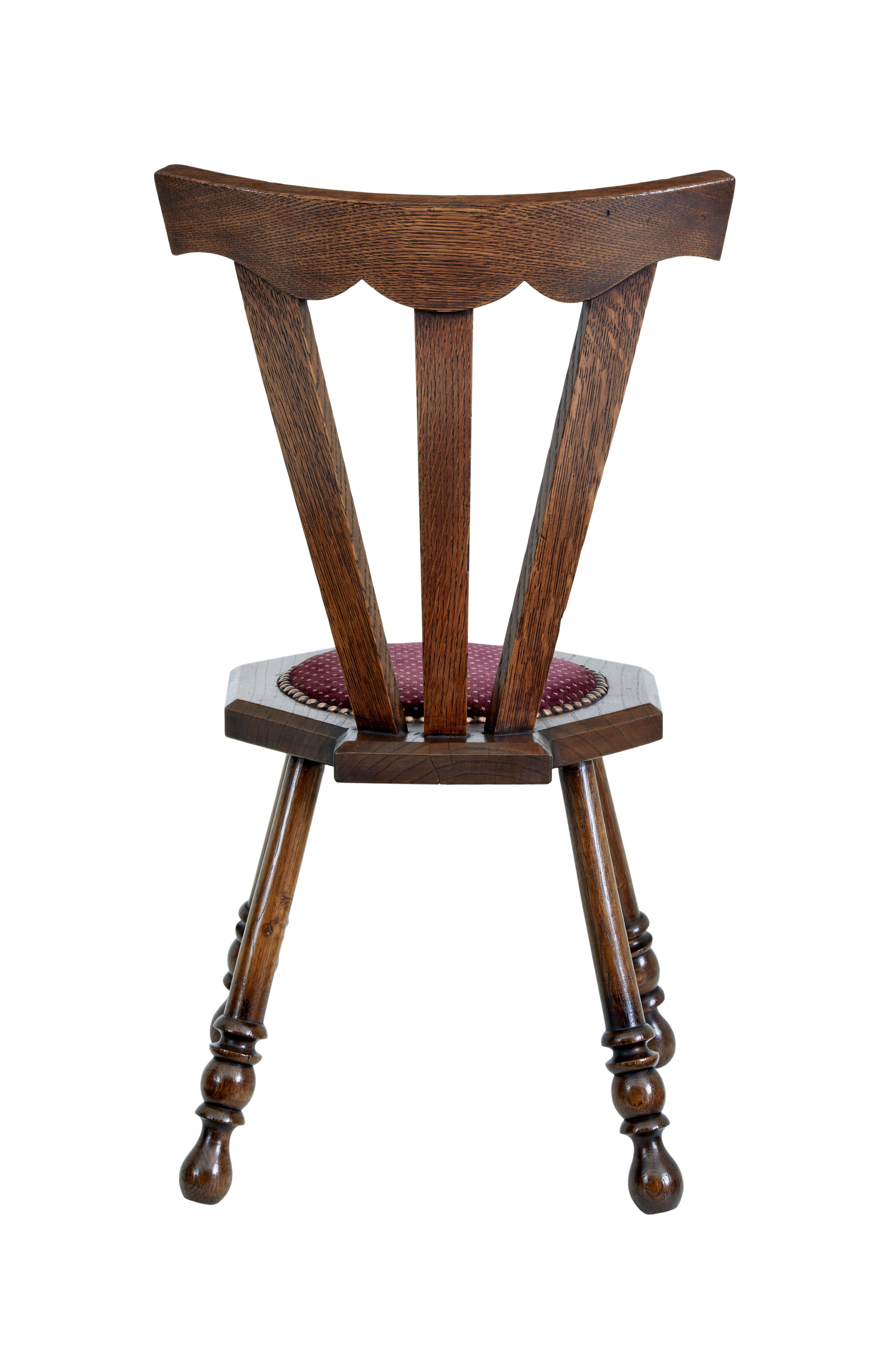 English Early 20th century oak arts and crafts childs chair For Sale