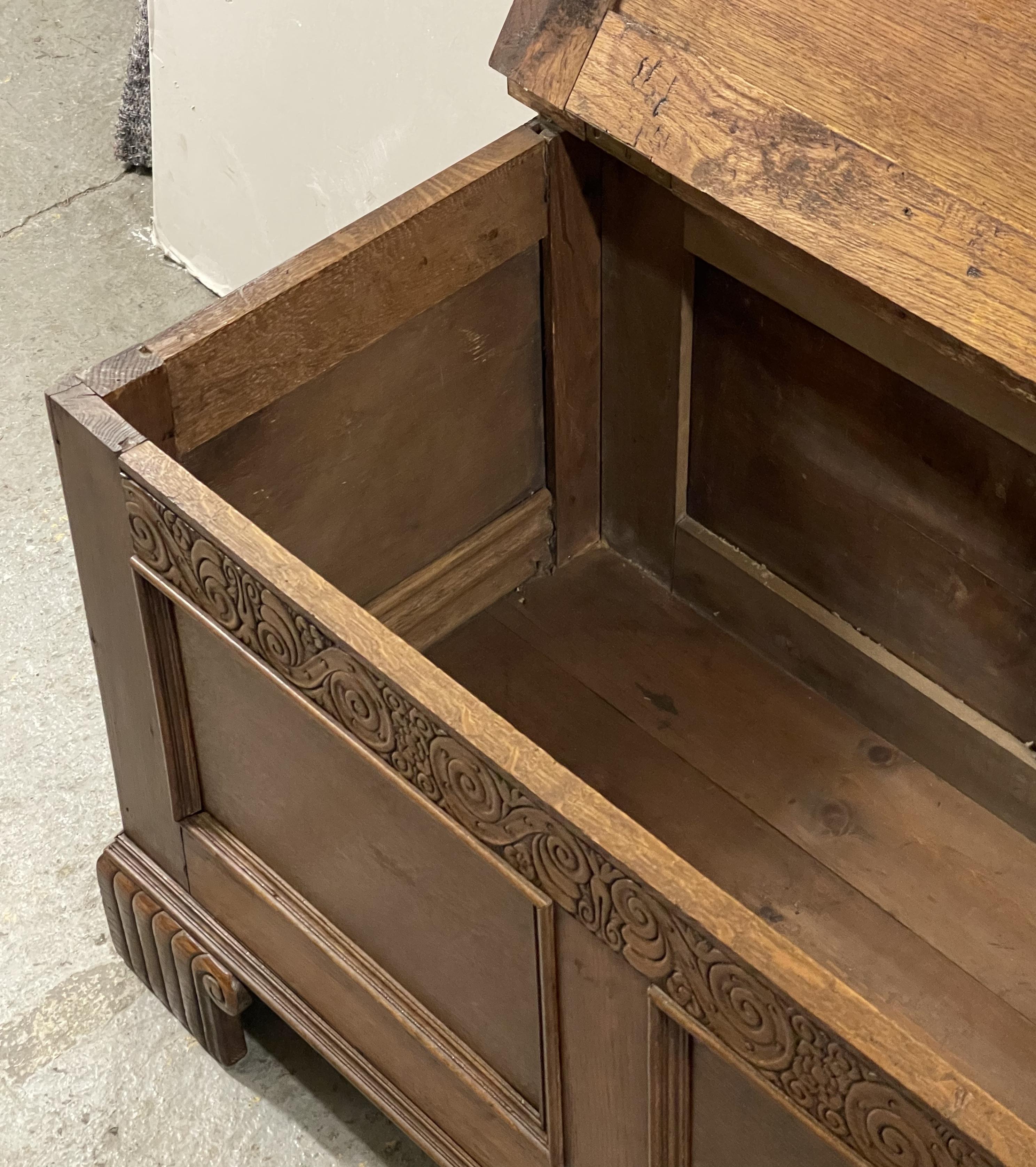 Early 20th Century Oak Blanket Chest Trunk With Scroll Carved Detailing For Sale 14