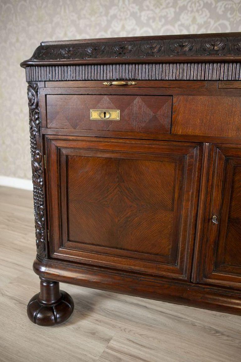 Early-20th Century Oak Commode in Brown With Drawers For Sale 3