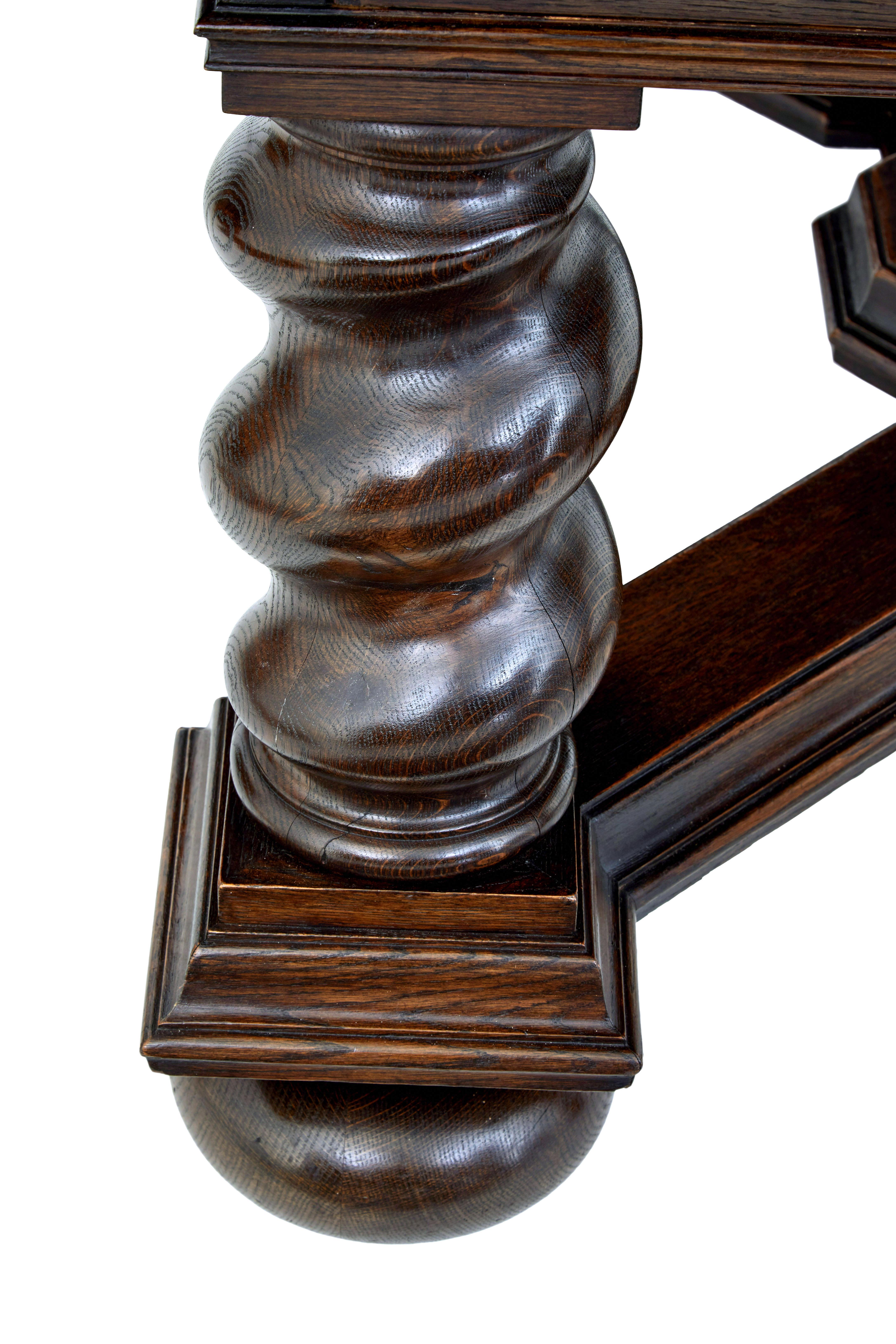 20th Century Early 20th century oak extending dining table For Sale