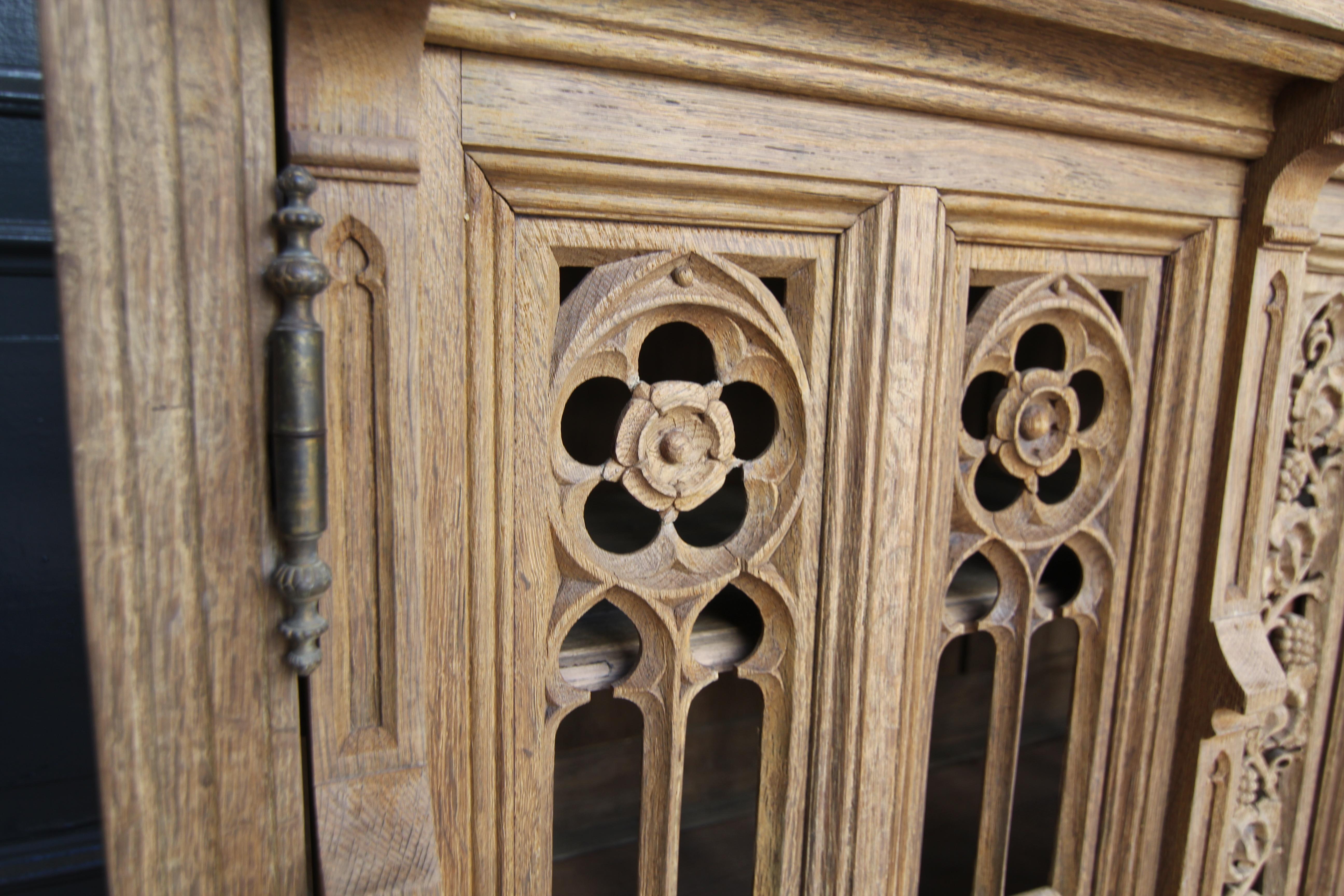 Early 20th Century Oak Gothic Revival Sideboard 4