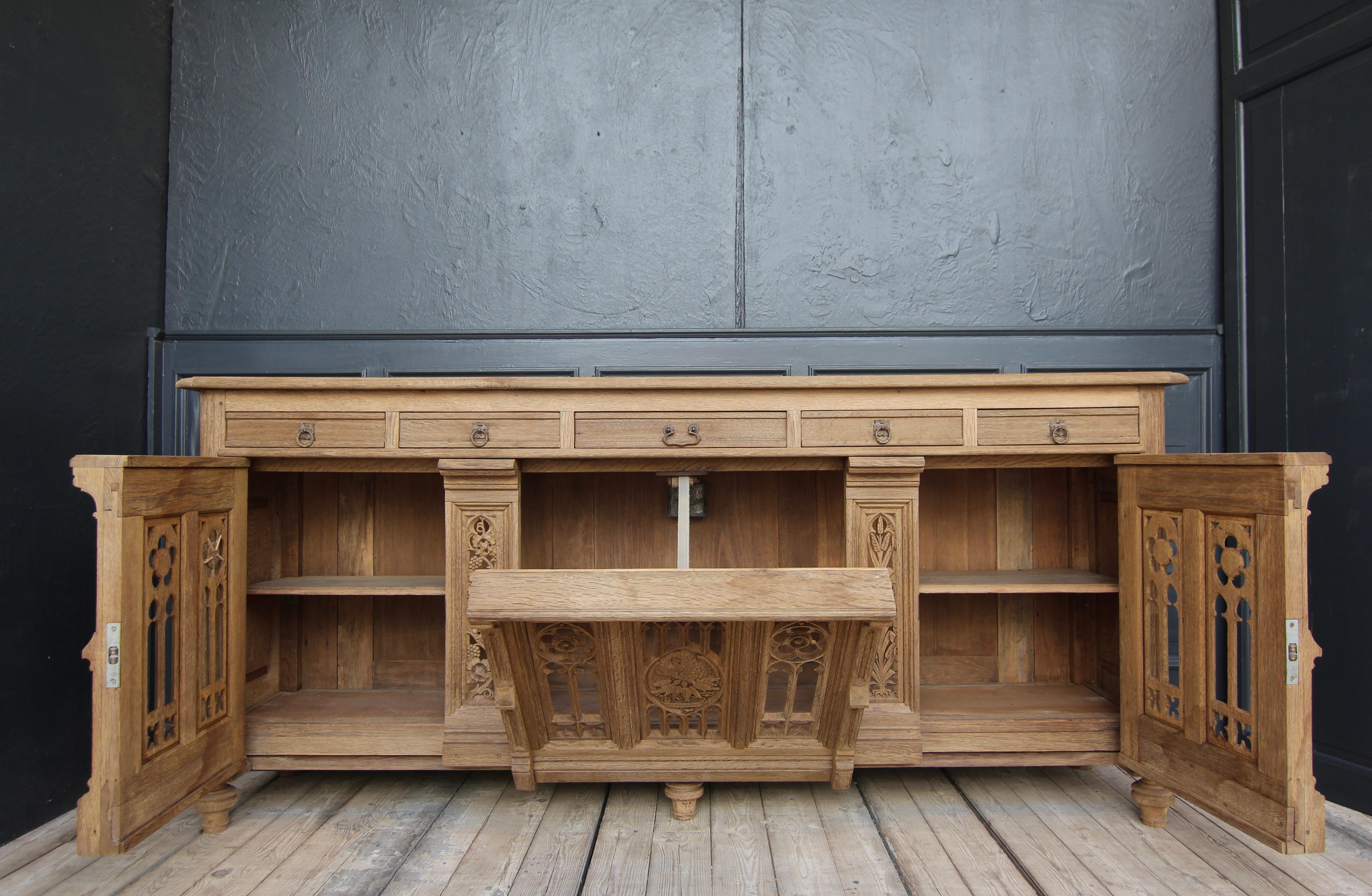 Early 20th Century Oak Gothic Revival Sideboard 7