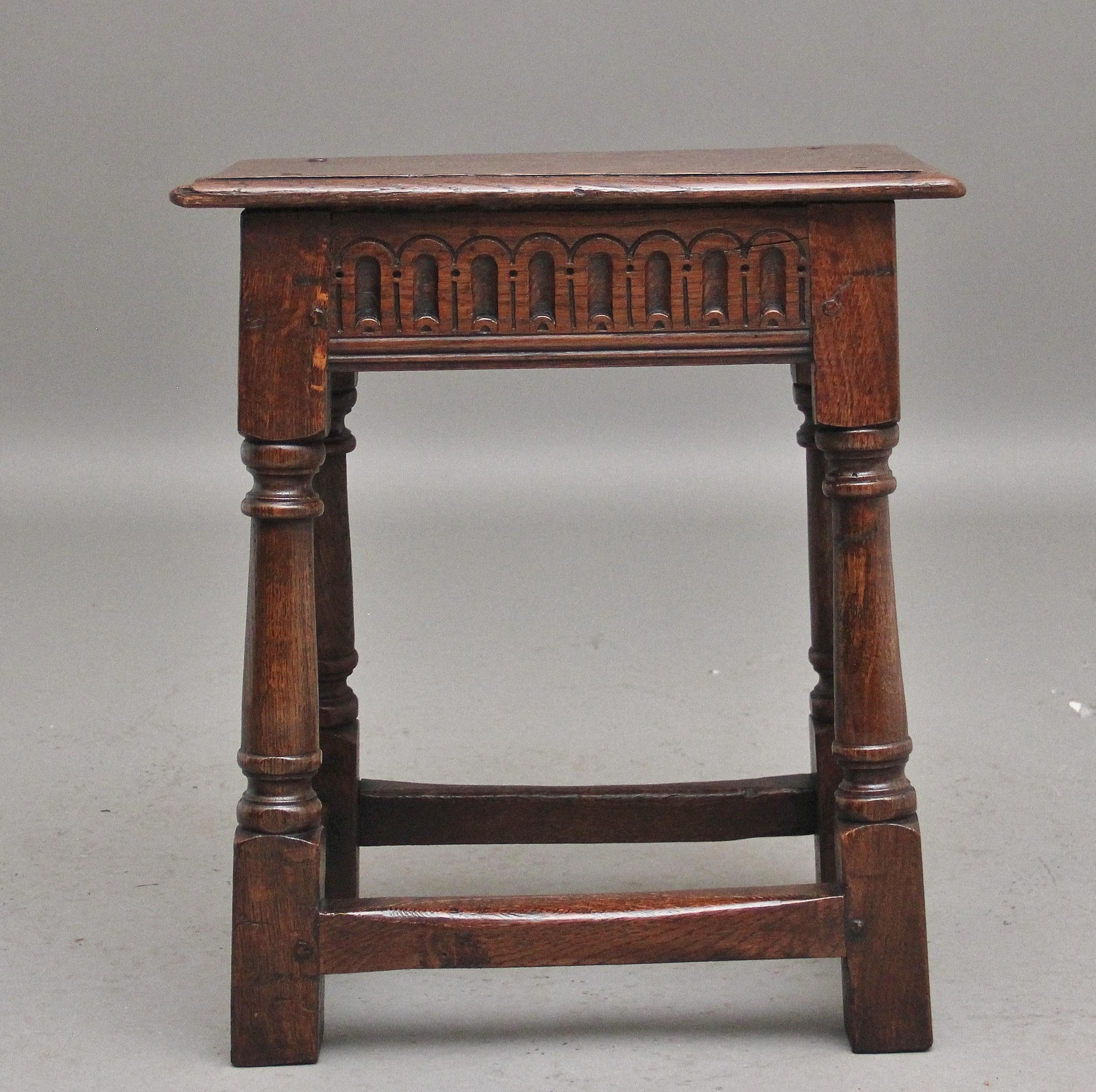 Early 20th Century oak joint stool in the 17th Century style In Good Condition In Martlesham, GB