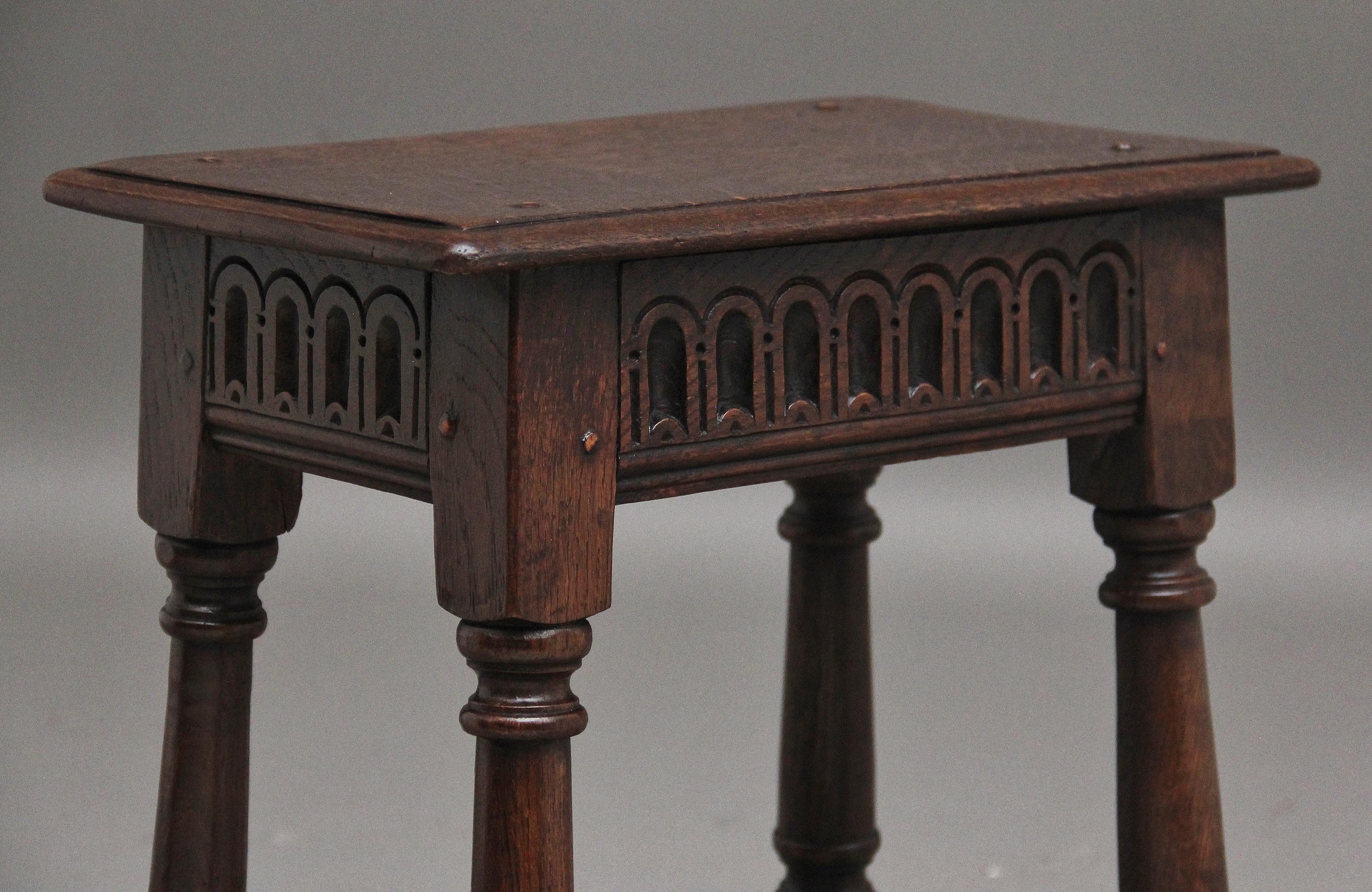 Early 20th Century oak joint stool in the 17th Century style For Sale 2