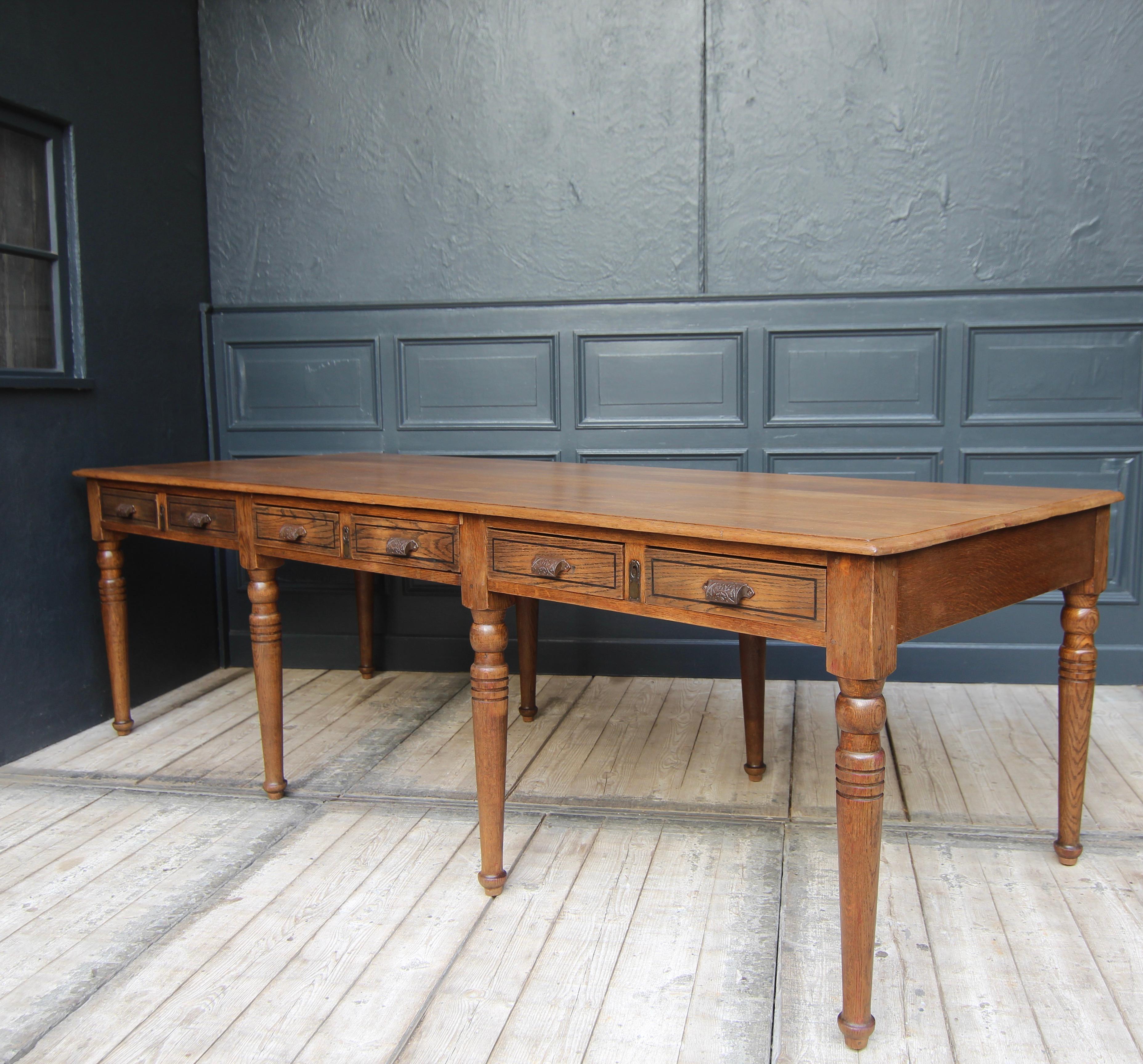 Early 20th Century Oak Library Table or Dining Table 7