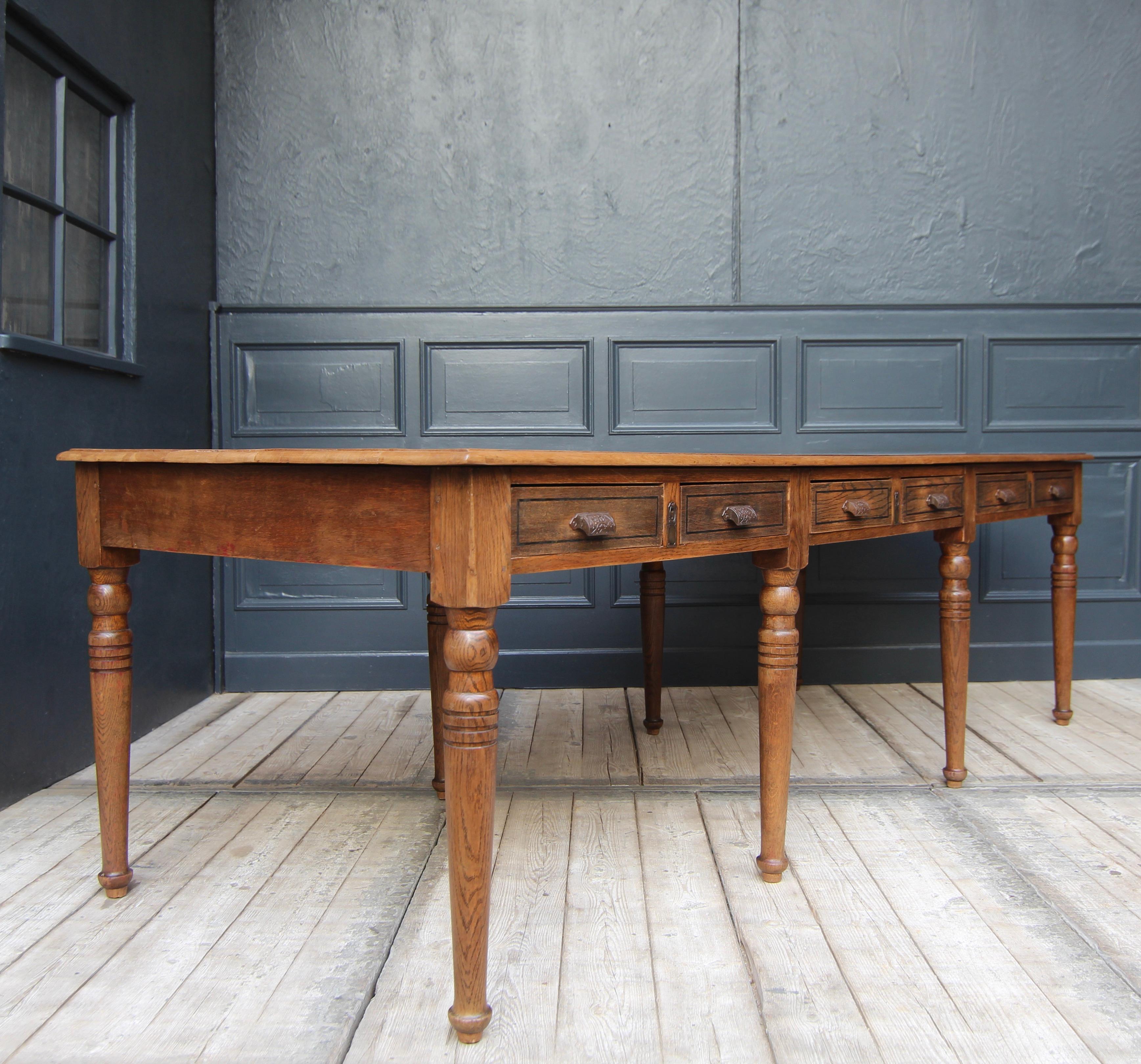 Early 20th Century Oak Library Table or Dining Table 11