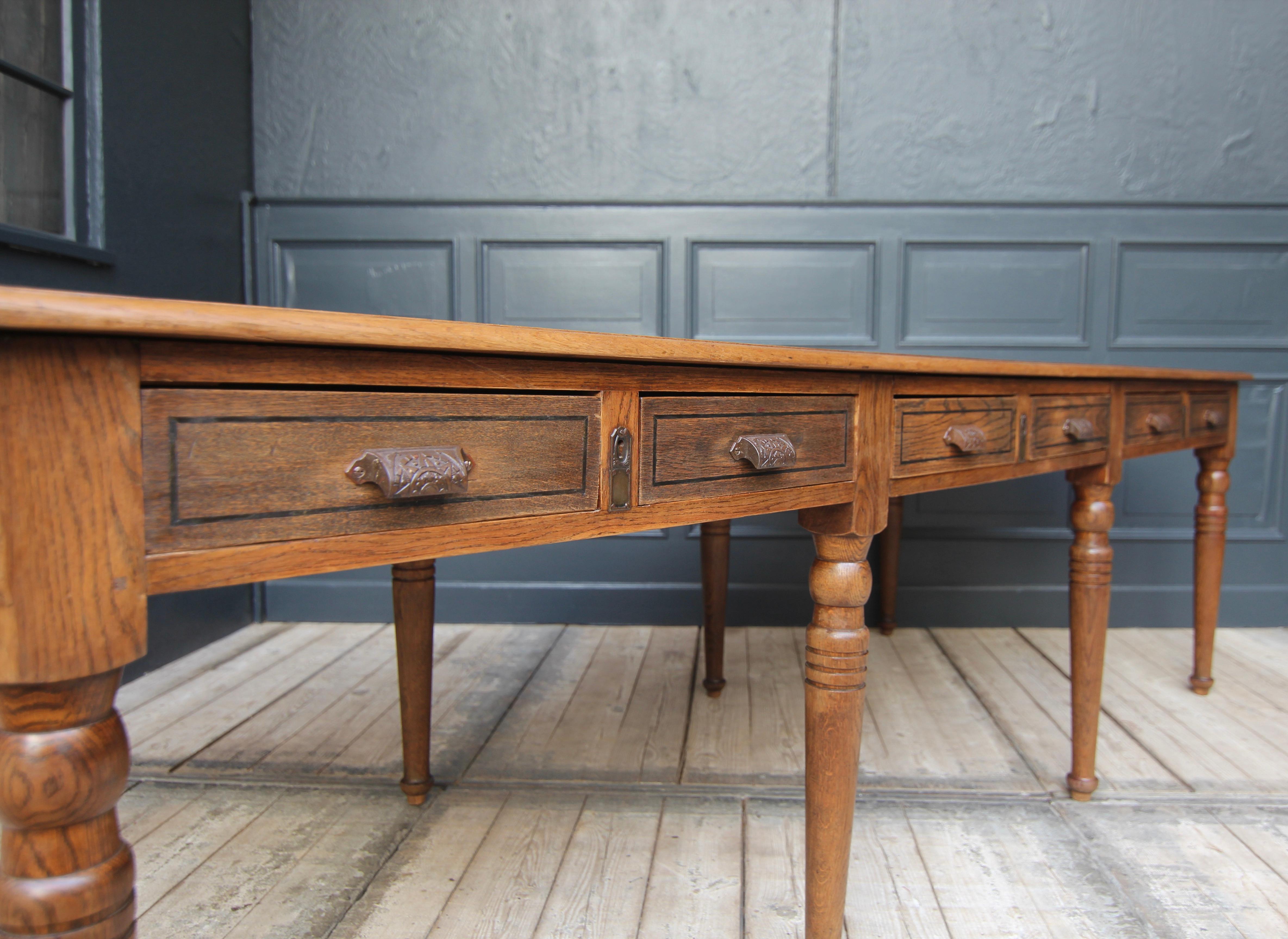 Early 20th Century Oak Library Table or Dining Table 13