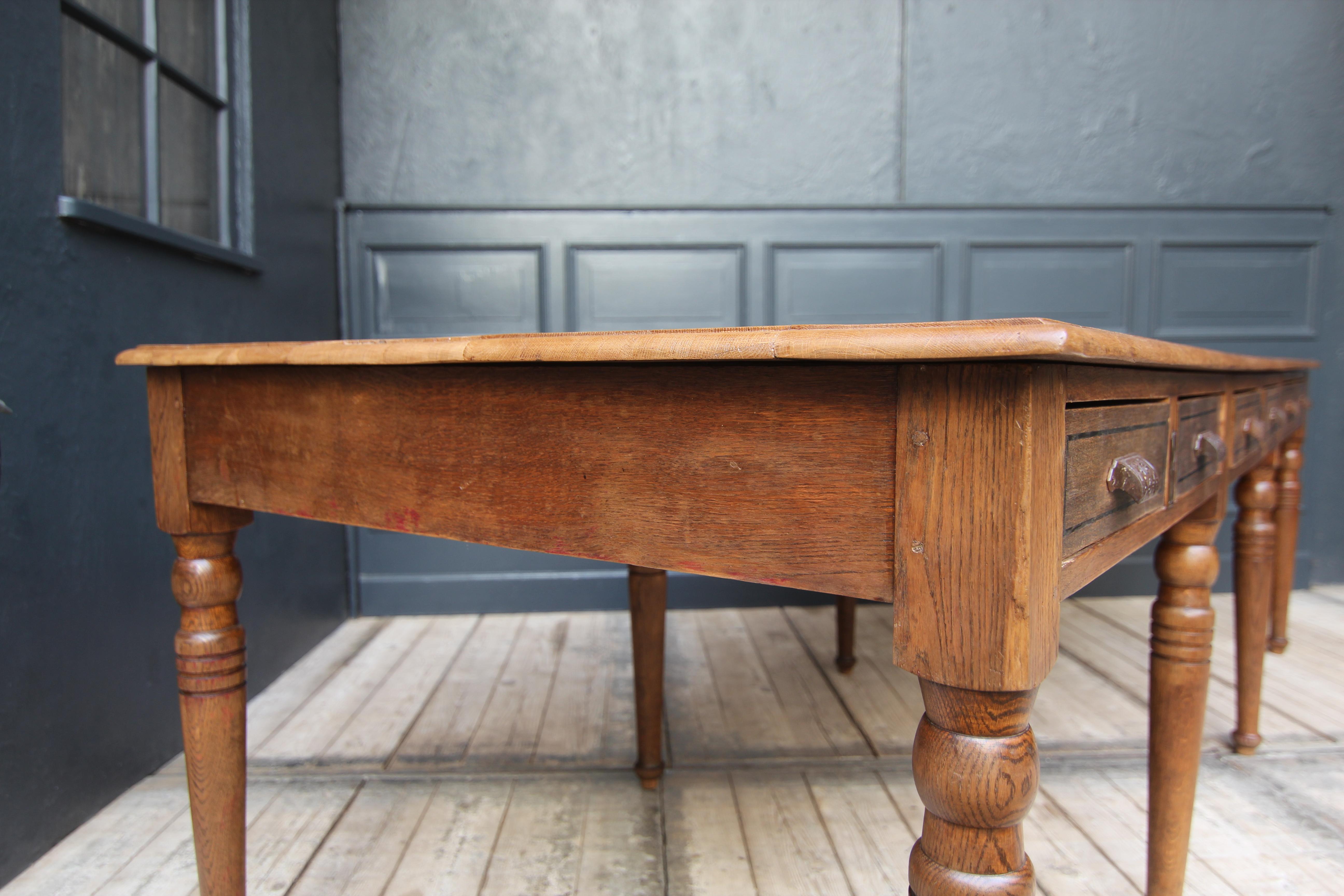 Early 20th Century Oak Library Table or Dining Table 14