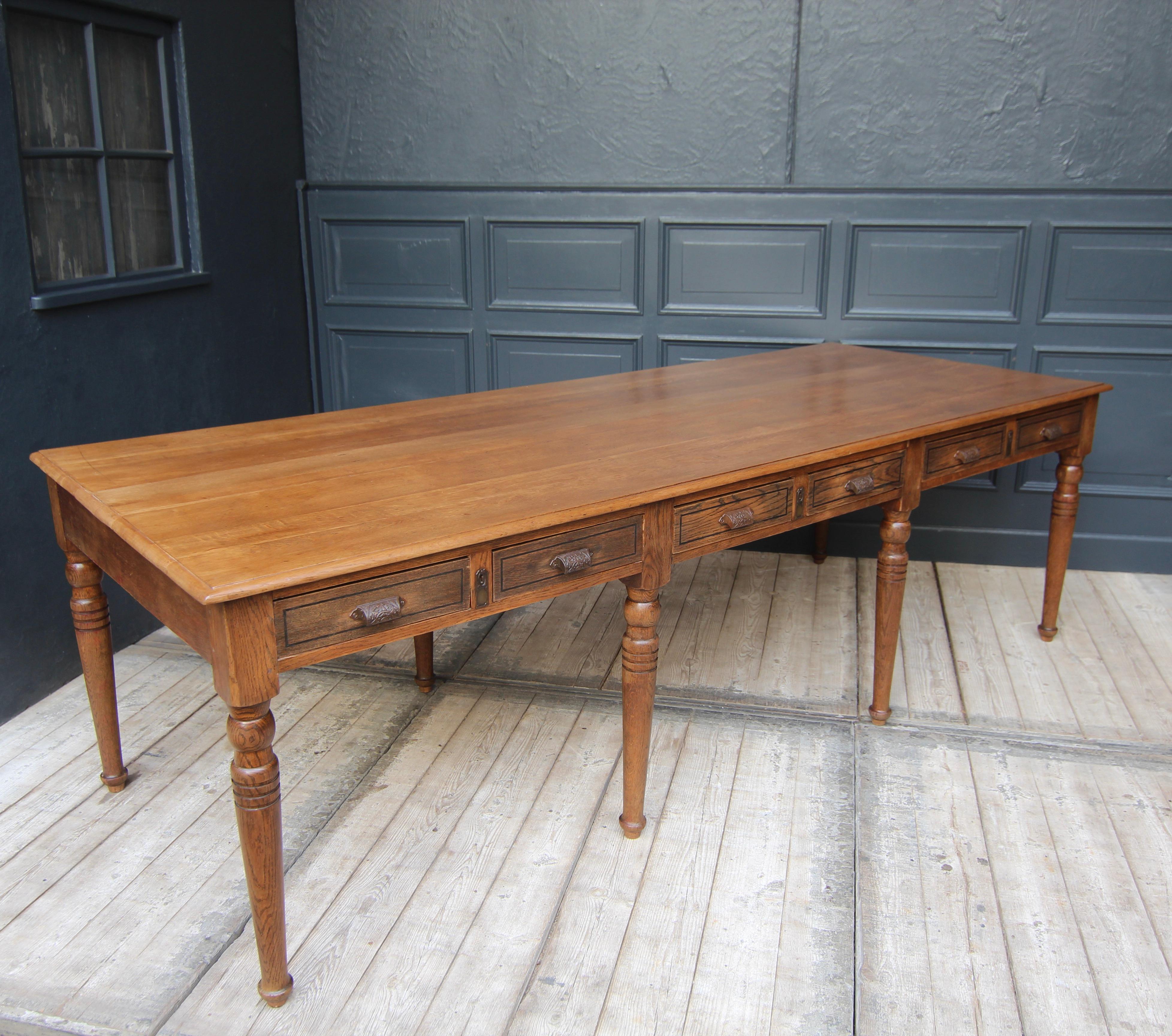 Early 20th Century Oak Library Table or Dining Table 15