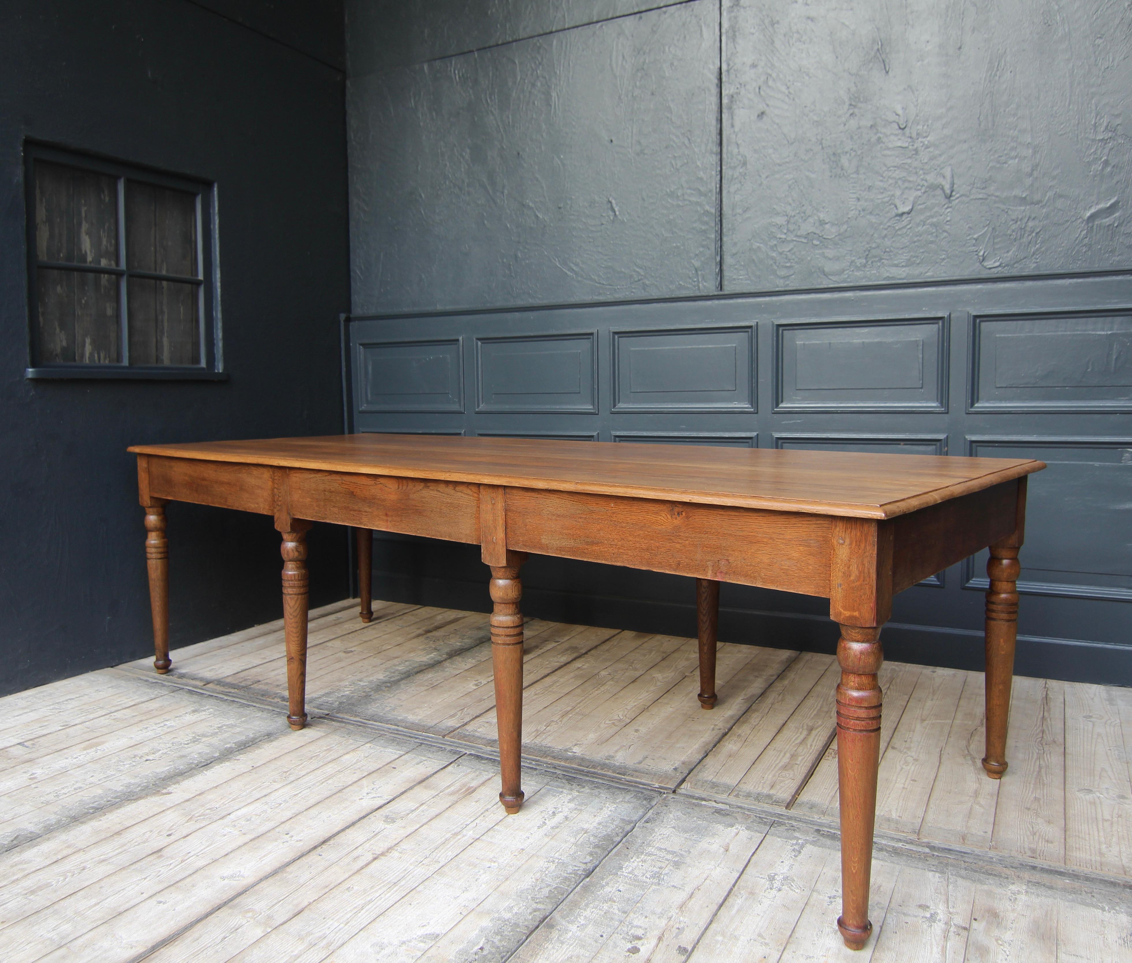 Early 20th Century Oak Library Table or Dining Table 16