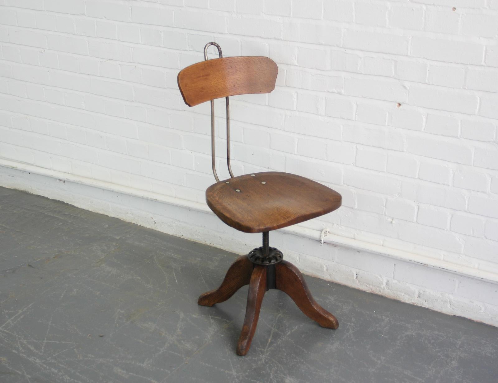 Industrial Early 20th Century Oak Machinists Chair, circa 1900