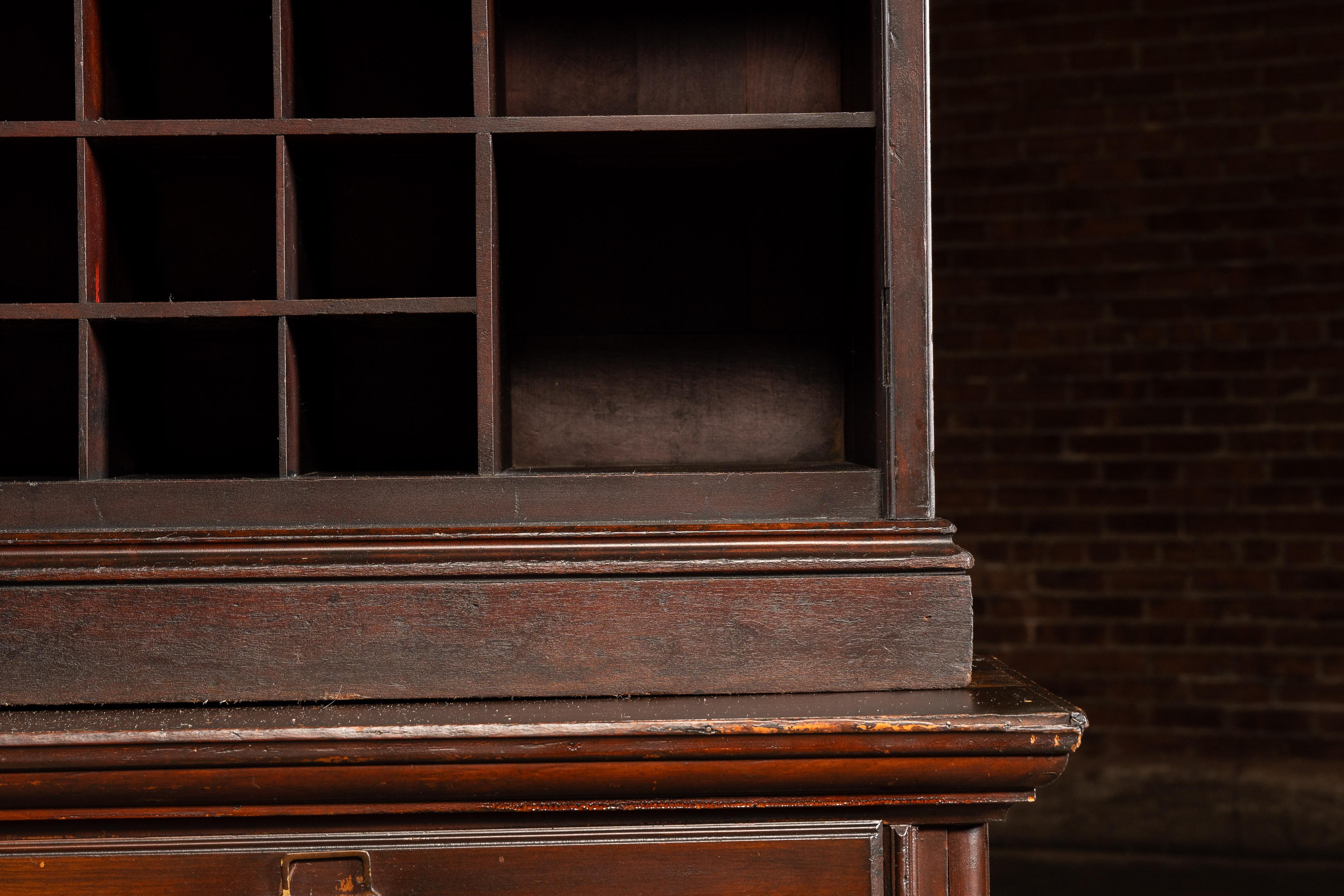 Early 20th Century Oak Mail Sorting Cabinet in vendita 5