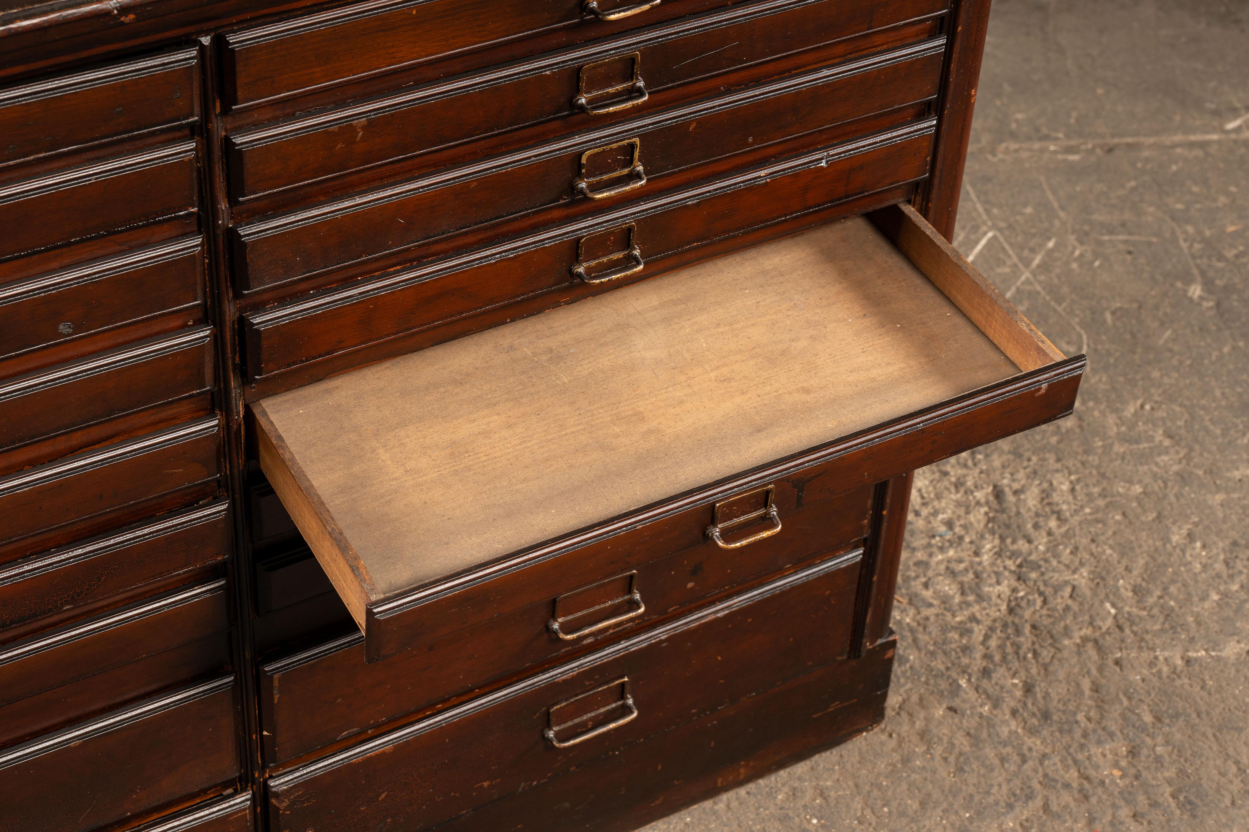 Early 20th Century Oak Mail Sorting Cabinet in vendita 1