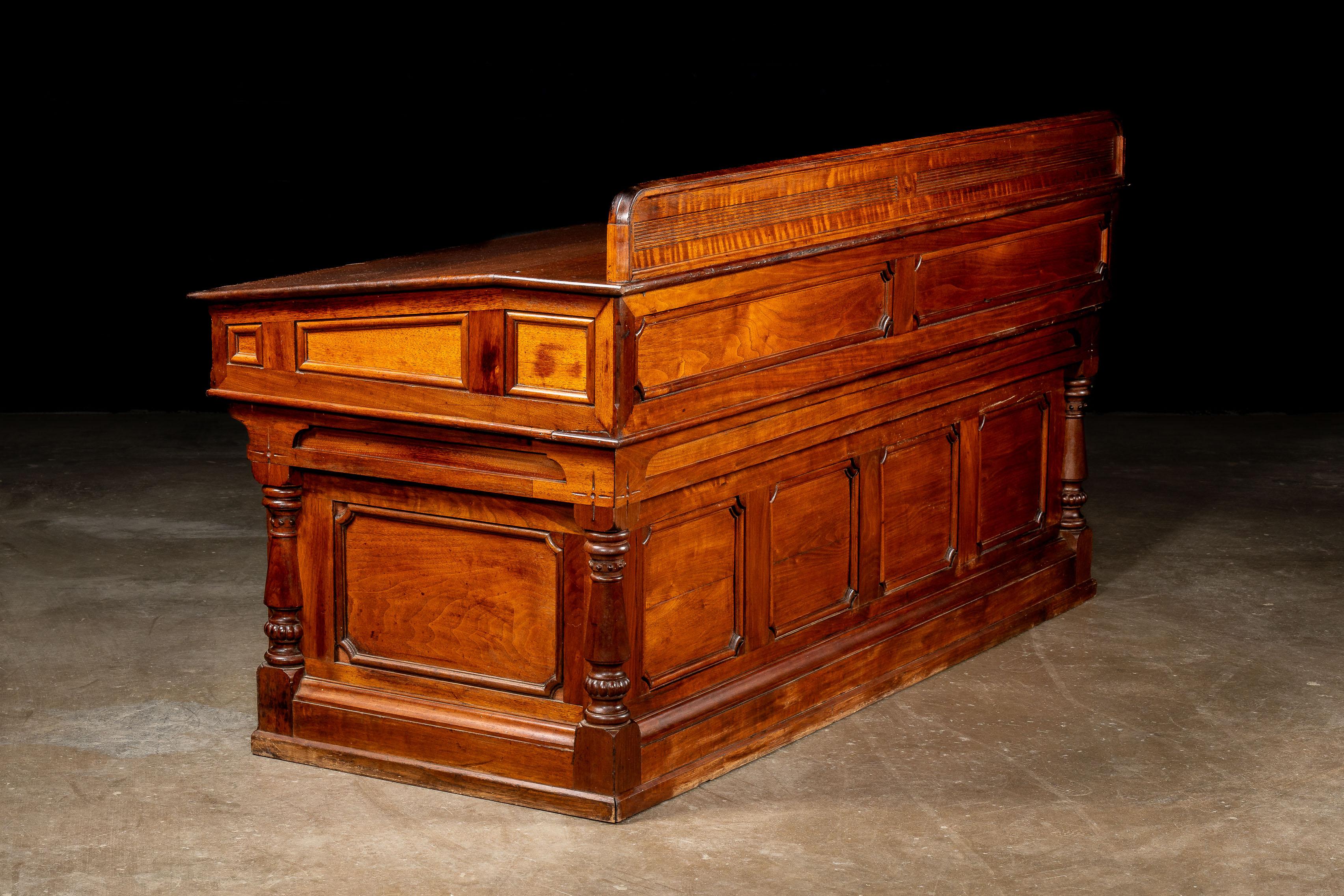 Quercia Scrivania da banchiere con piedistallo in Oak dei primi del Novecento in vendita