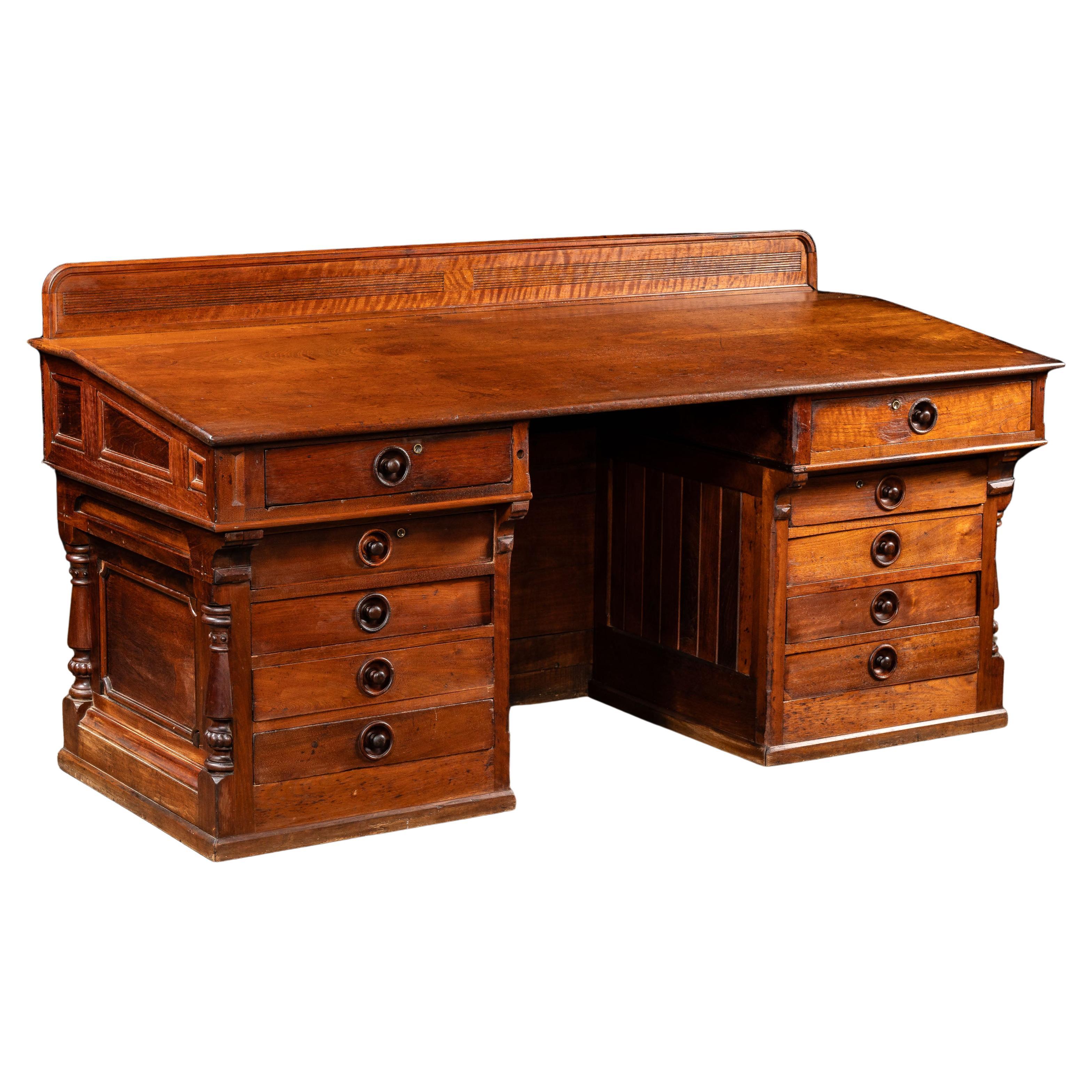 Early 20th Century Oak Pedestal Banker's Desk