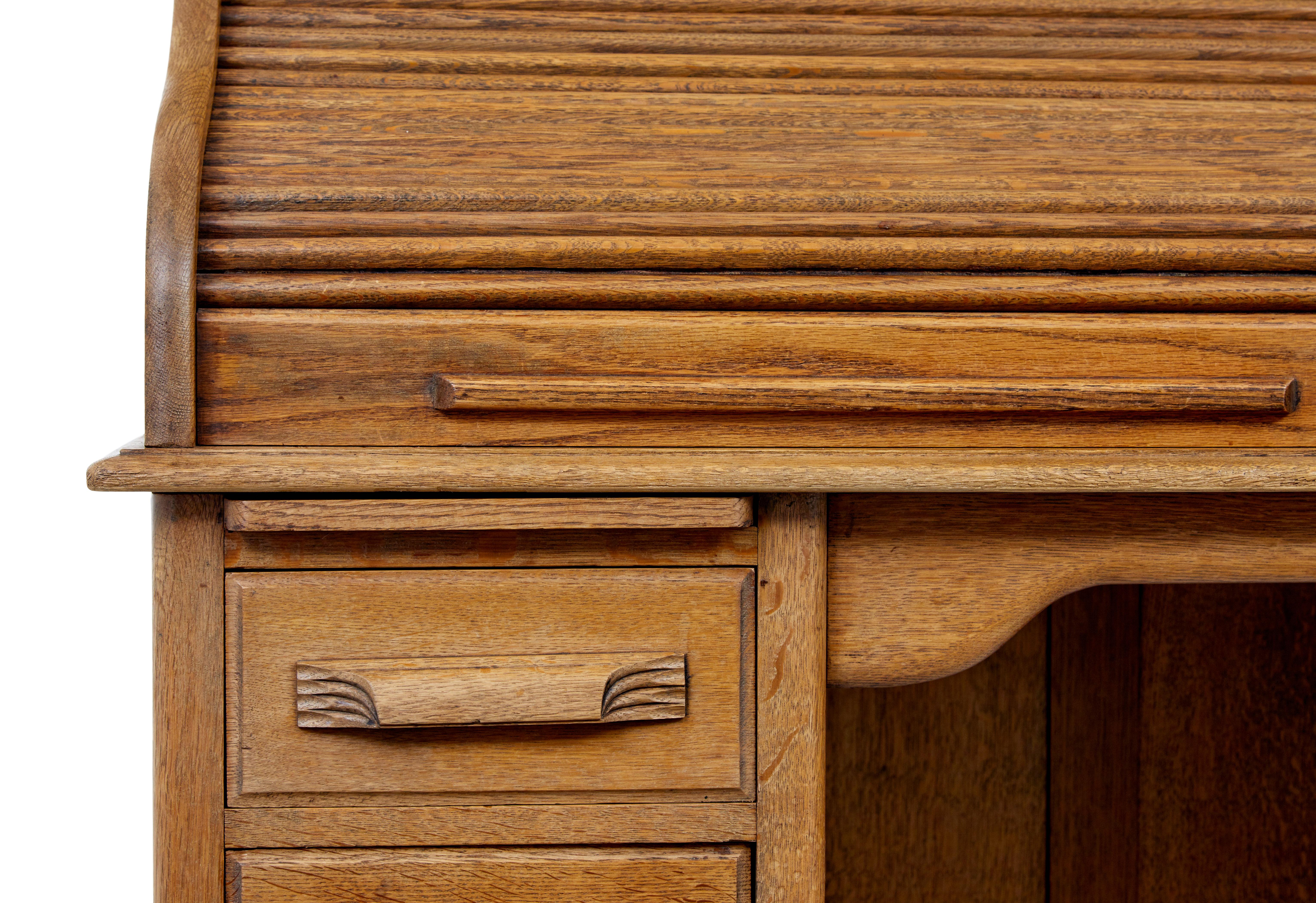 Early 20th Century Oak Roll Top Pedestal Desk 1