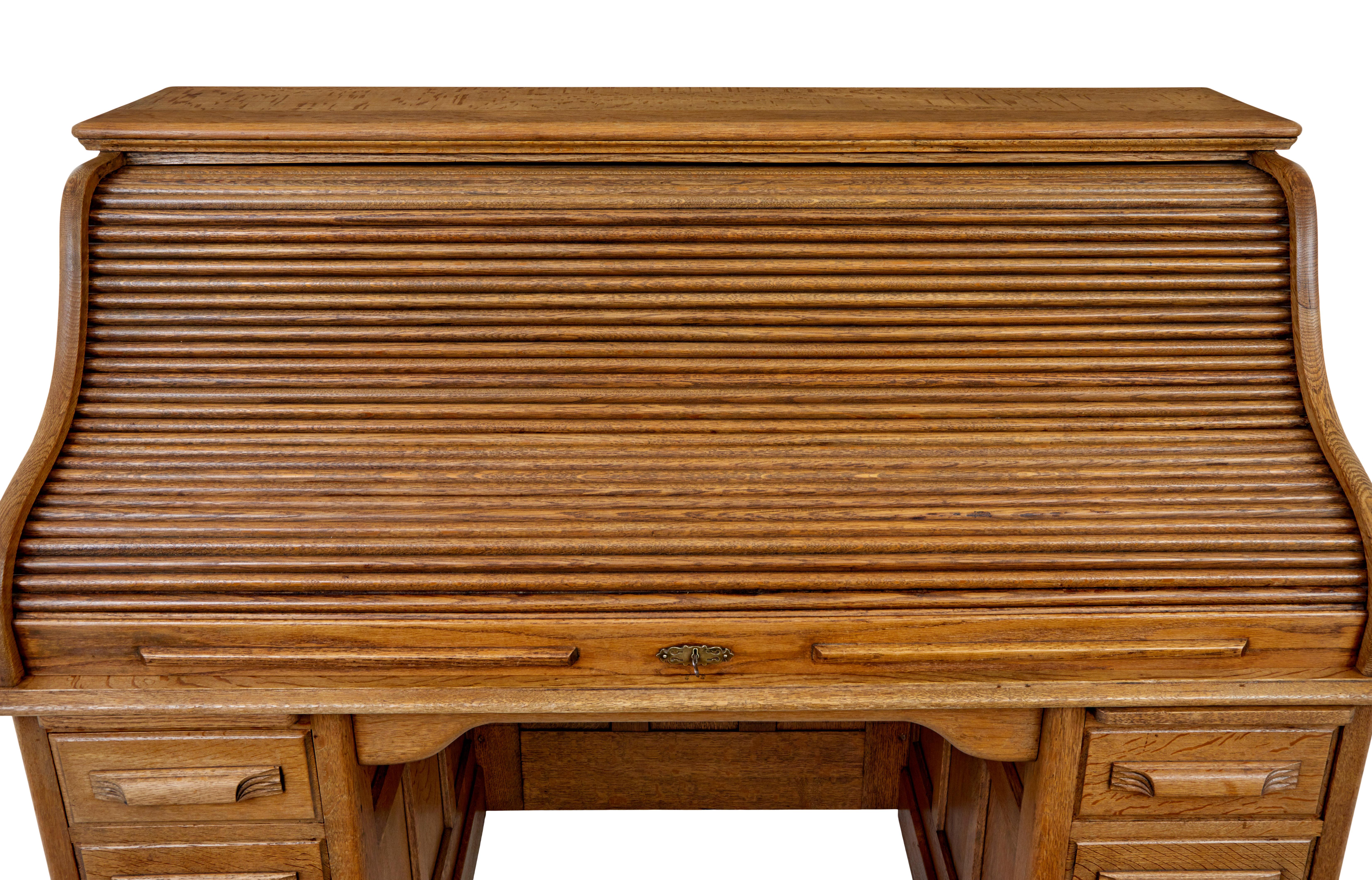 Early 20th Century Oak Roll Top Pedestal Desk 2