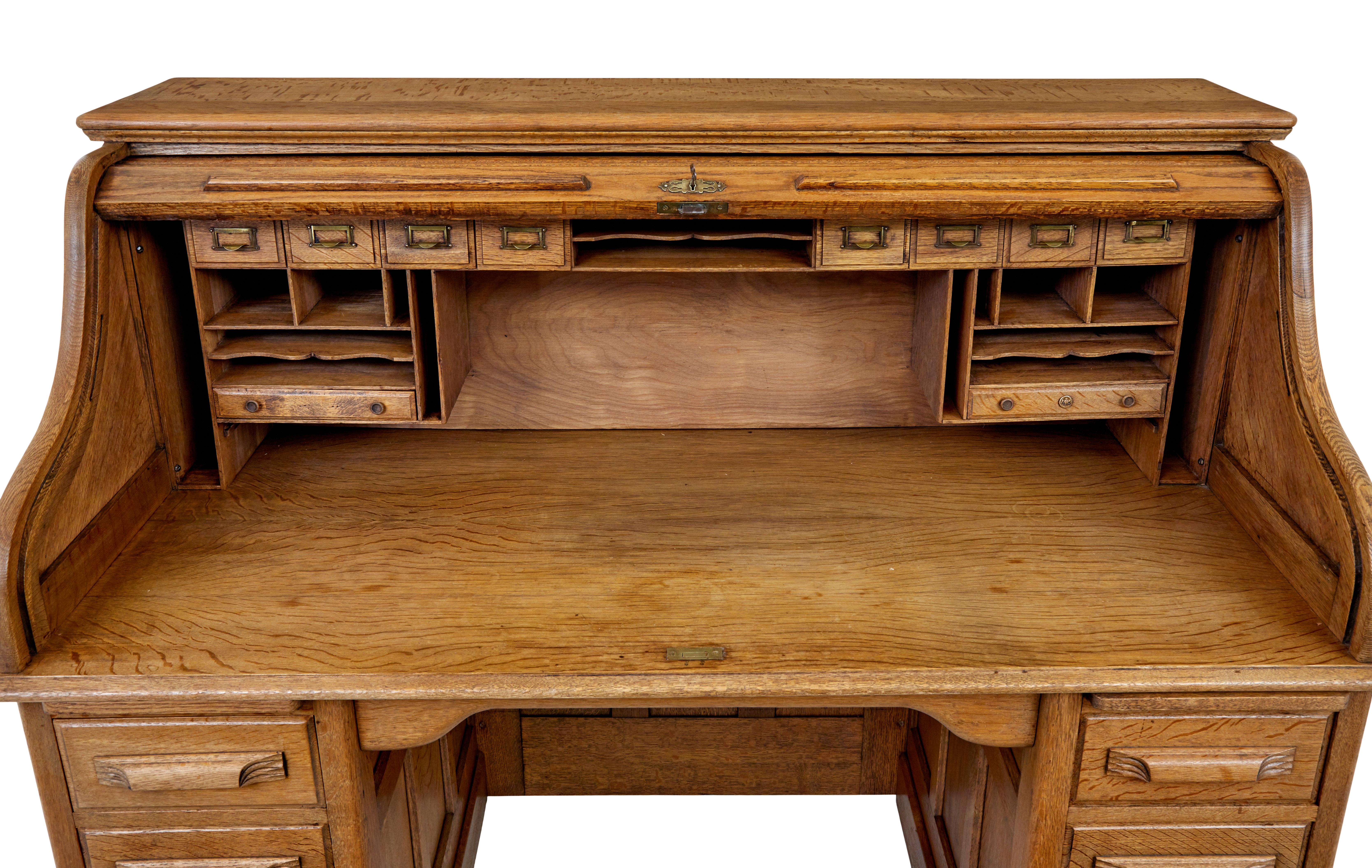 Early 20th Century Oak Roll Top Pedestal Desk 3