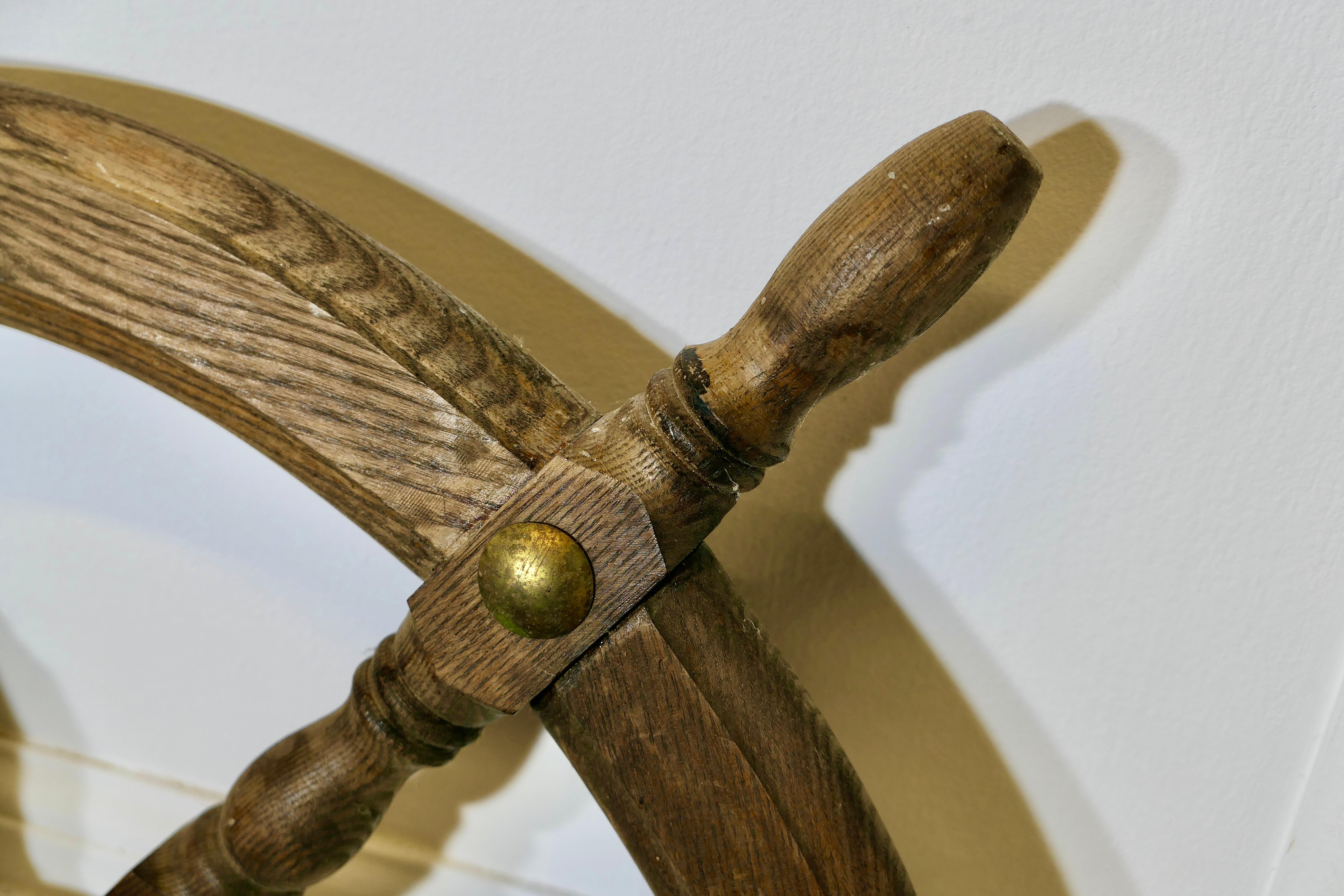 Early 20th Century Oak Ships Wheel  A wonderful and decorative piece For Sale 1