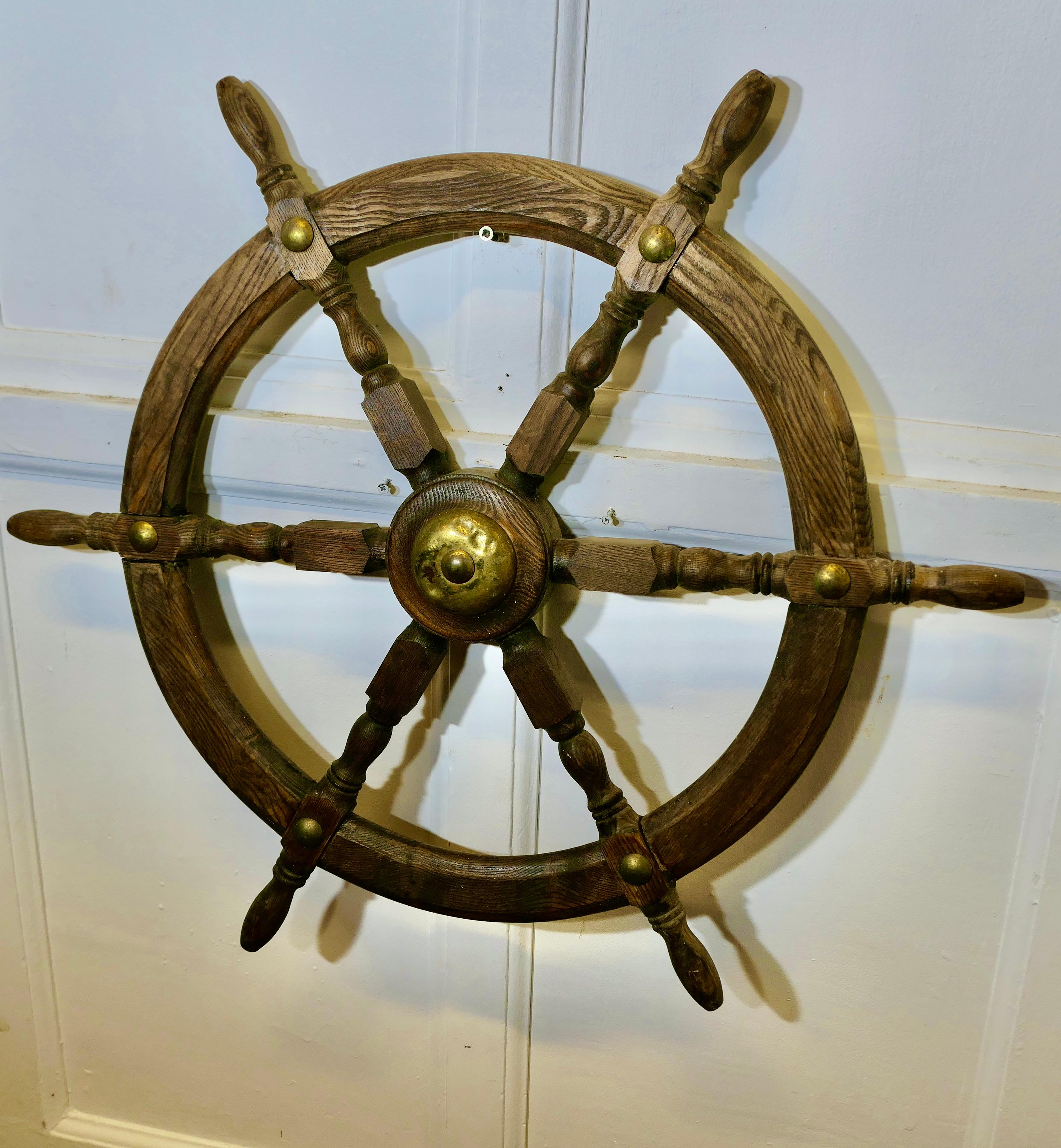 Early 20th Century Oak Ships Wheel  A wonderful and decorative piece For Sale 2