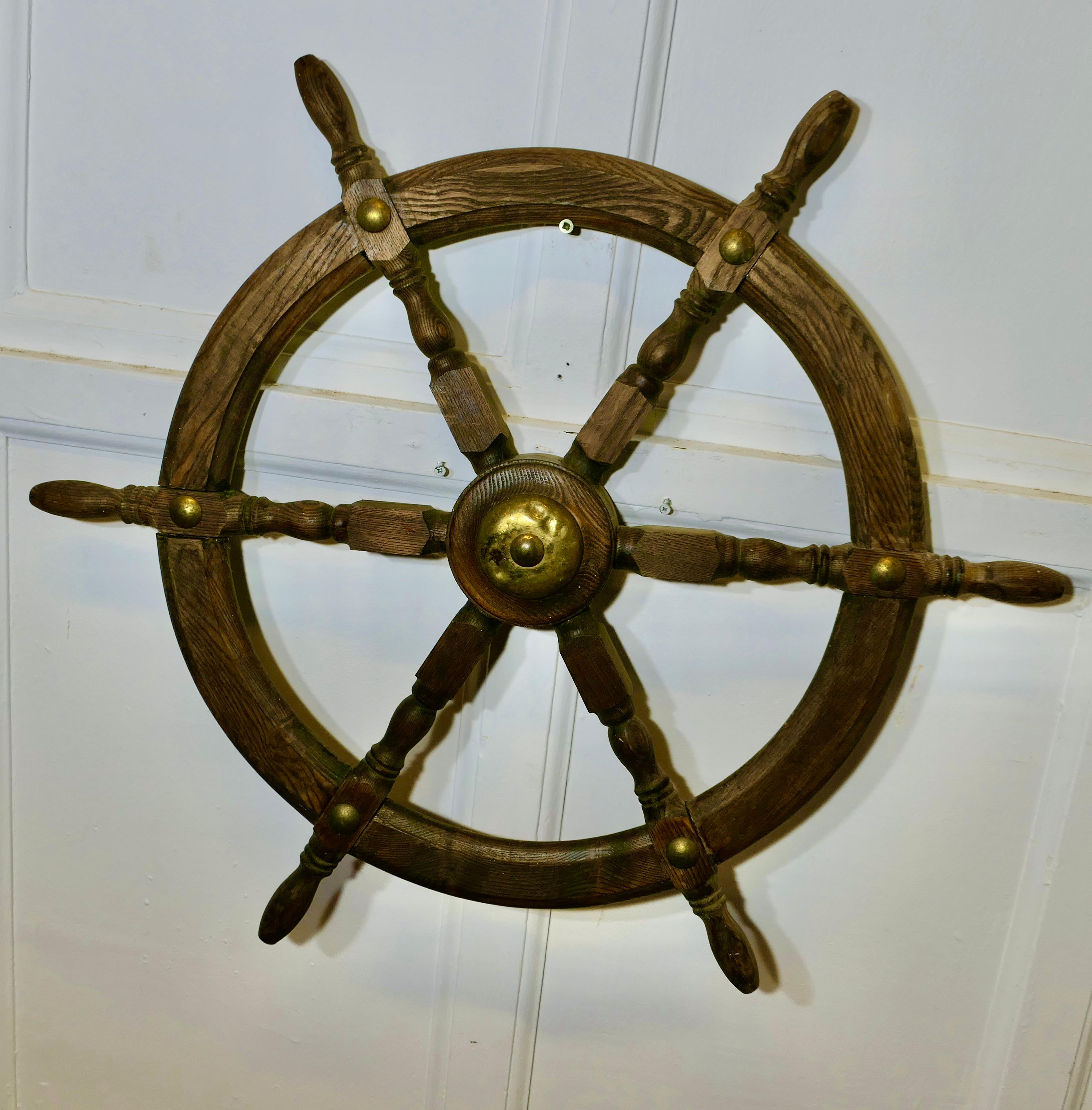 Early 20th Century Oak Ships Wheel  A wonderful and decorative piece For Sale 3