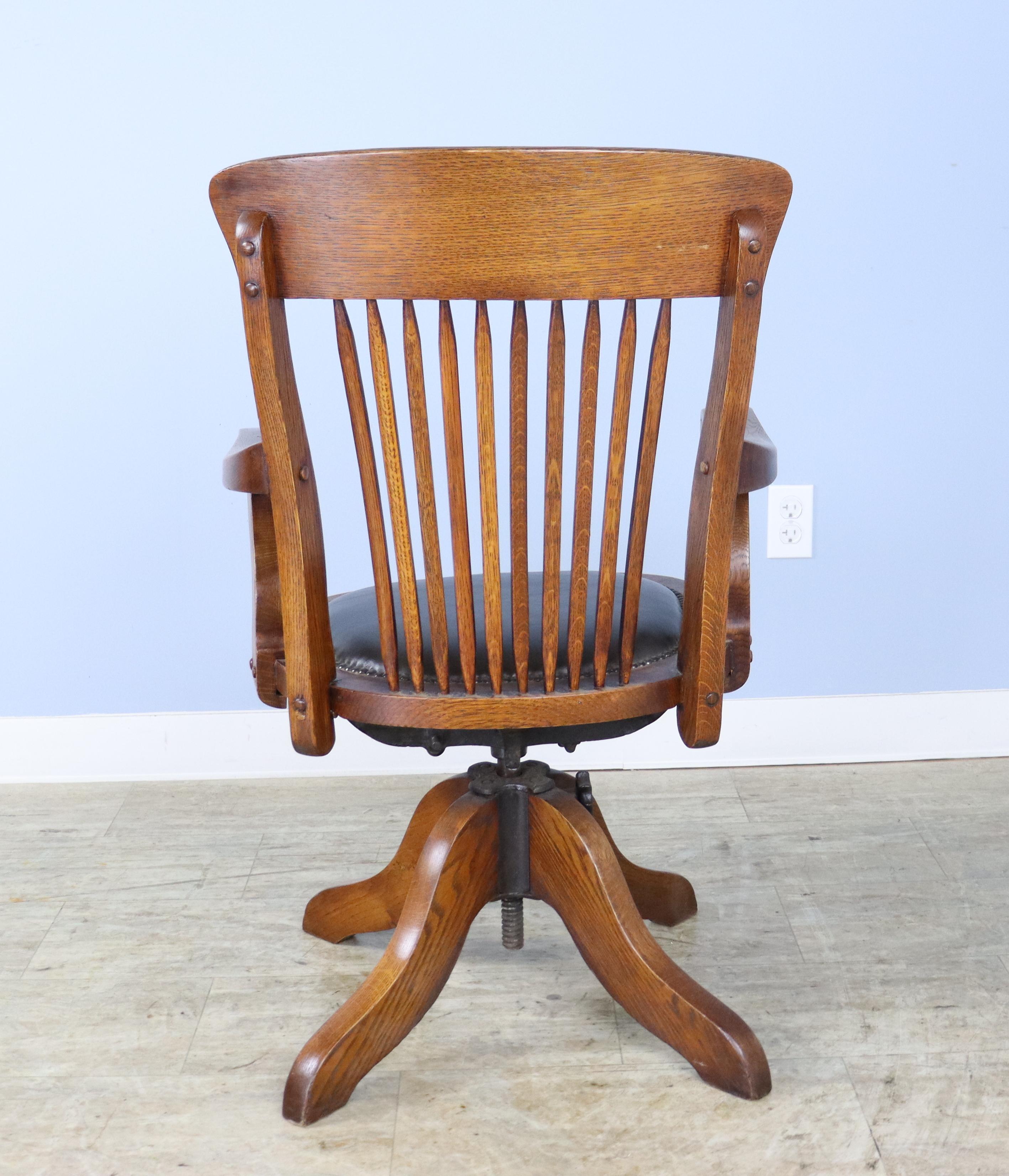 Early 20th Century Oak Swivel Desk Chair, Adjustable Height For Sale 6