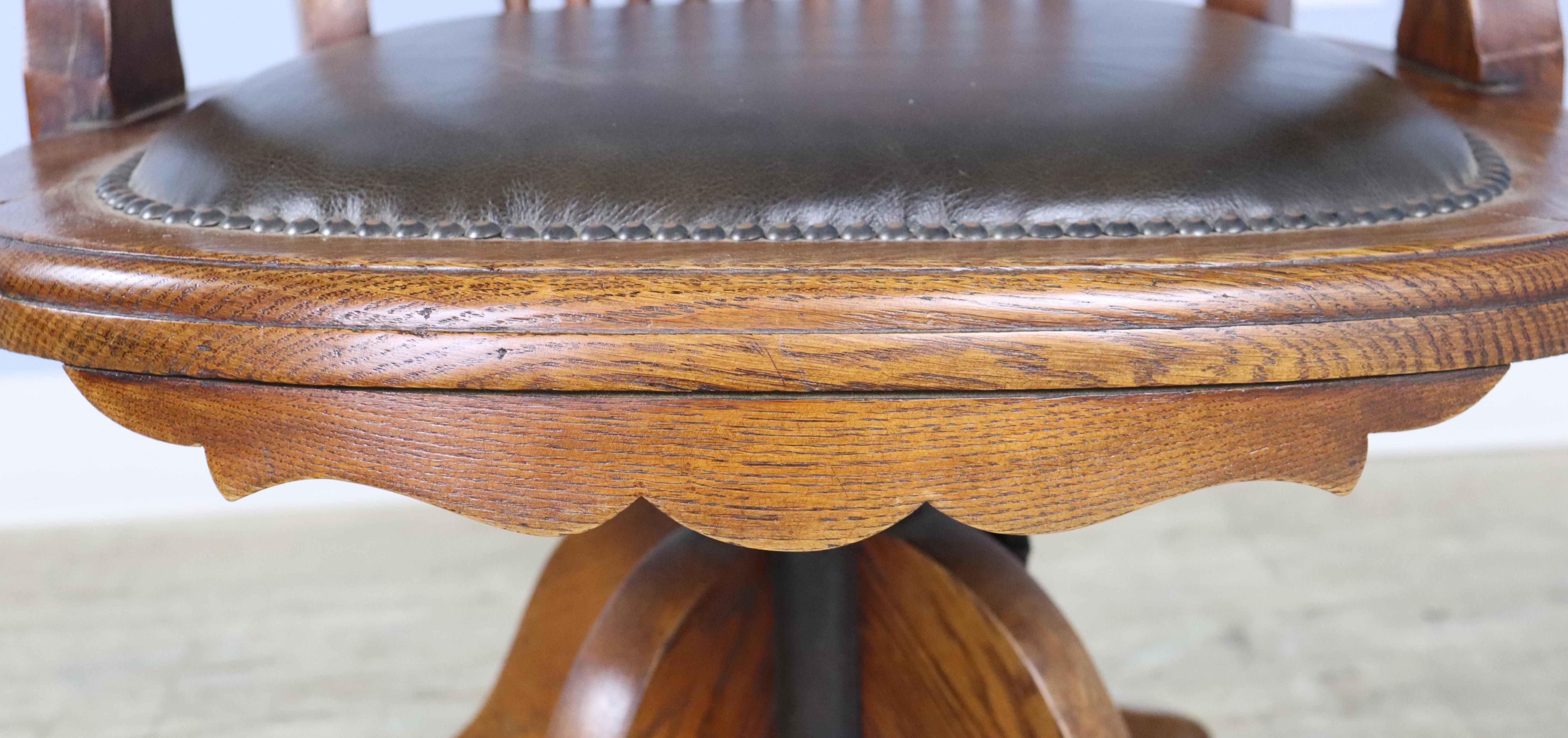 Early 20th Century Oak Swivel Desk Chair, Adjustable Height For Sale 5