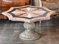 Table basse octogonale à plateau de marbre du début du 20e siècle