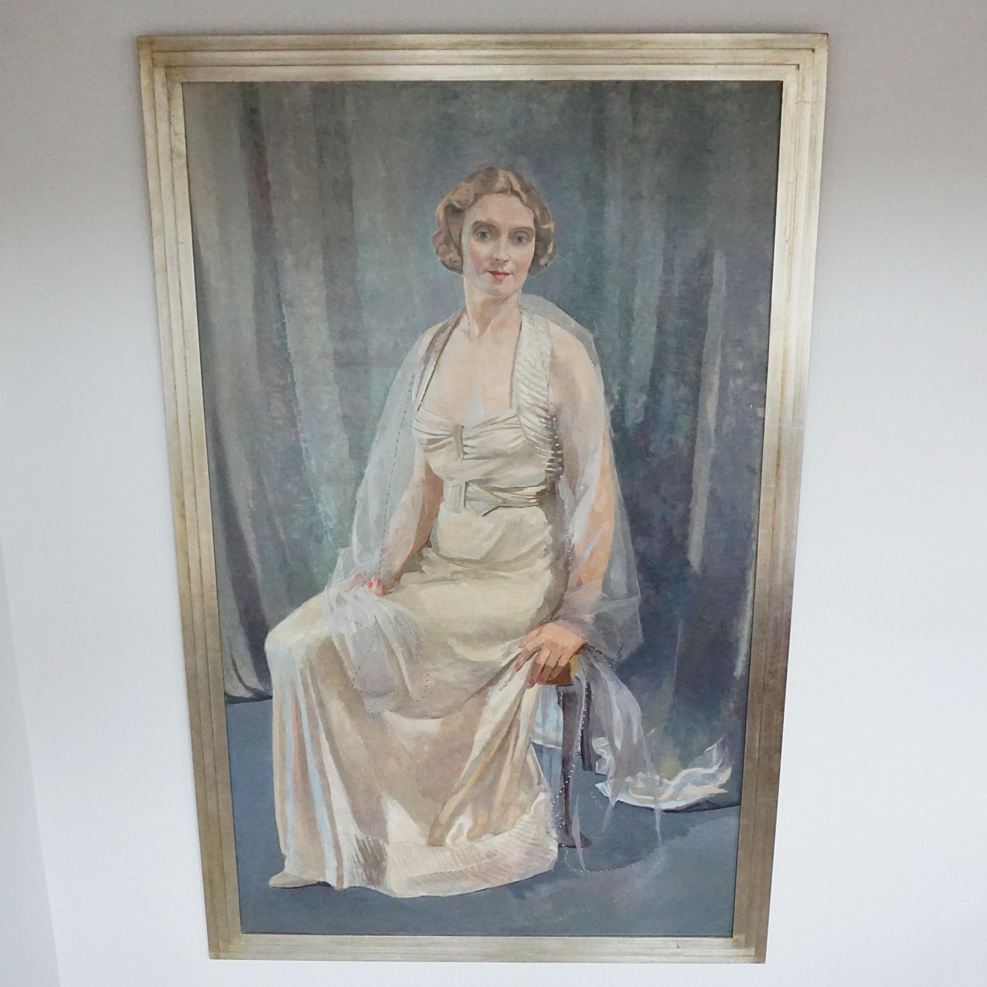 Mid-20th Century Early 20th Century oil on canvas portrait of a Society Lady For Sale