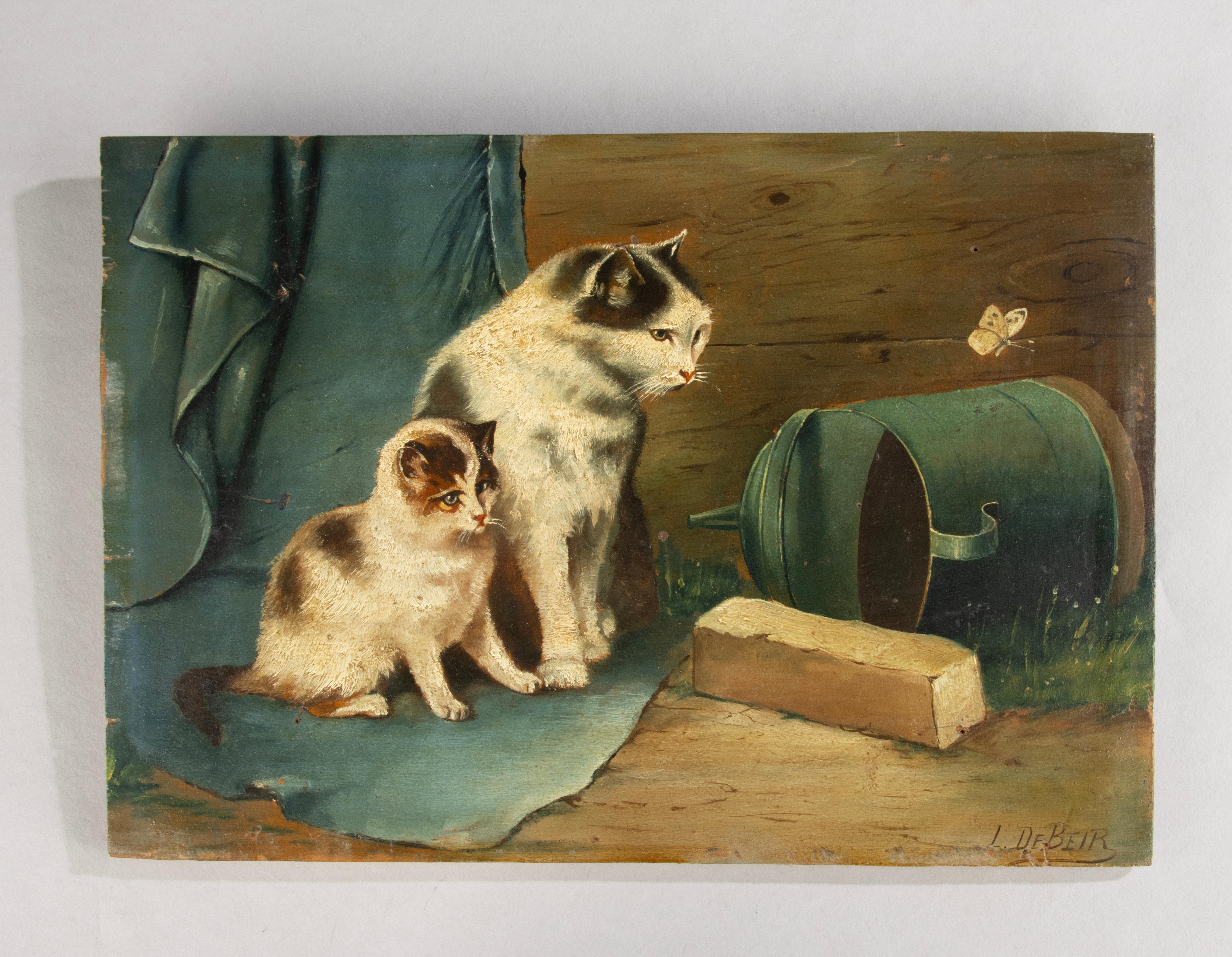 Un bellissimo dipinto a olio antico. Due gatti che guardano una farfalla. L'artista lo ha realizzato in modo eccellente. Ottimo uso dei colori.
Dipinto su un pannello di noce. Nessuna cornice.
Il dipinto è firmato in basso a destra L. Beir. Artista