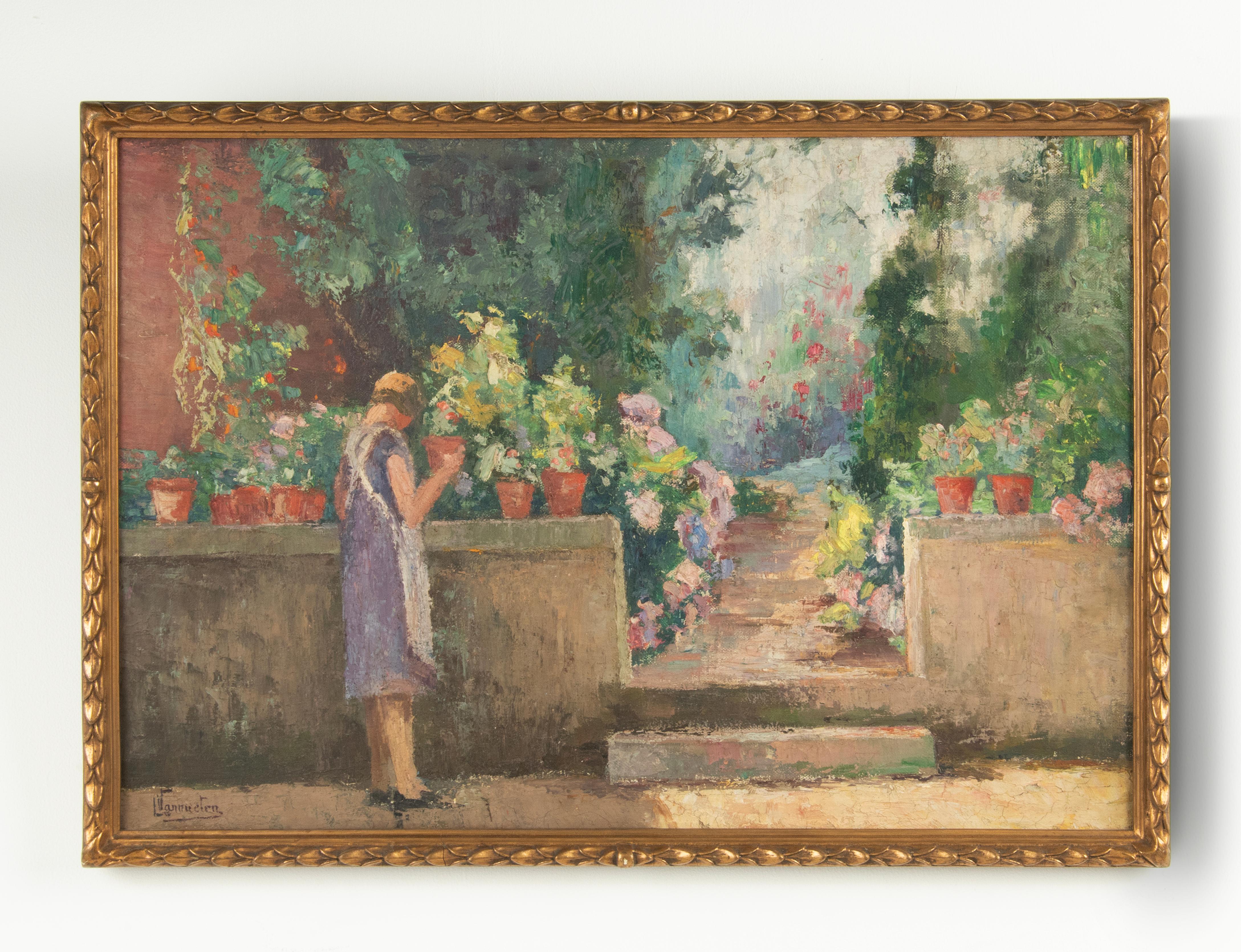 An antique oil painting on canvas. Signed lower left: Leon Vannueten. Depicted a woman who is gardening. A beautiful everyday scene captured on canvas.

Dimension frame: 58 x 41 cm
Dimension painting: 37,5 x 45 cm

Leon Vannuetten. Belgium,