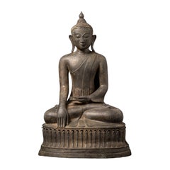 Statue en bronze ancien représentant le Bouddha Ava, datant du début du XXe siècle et provenant de Birmanie