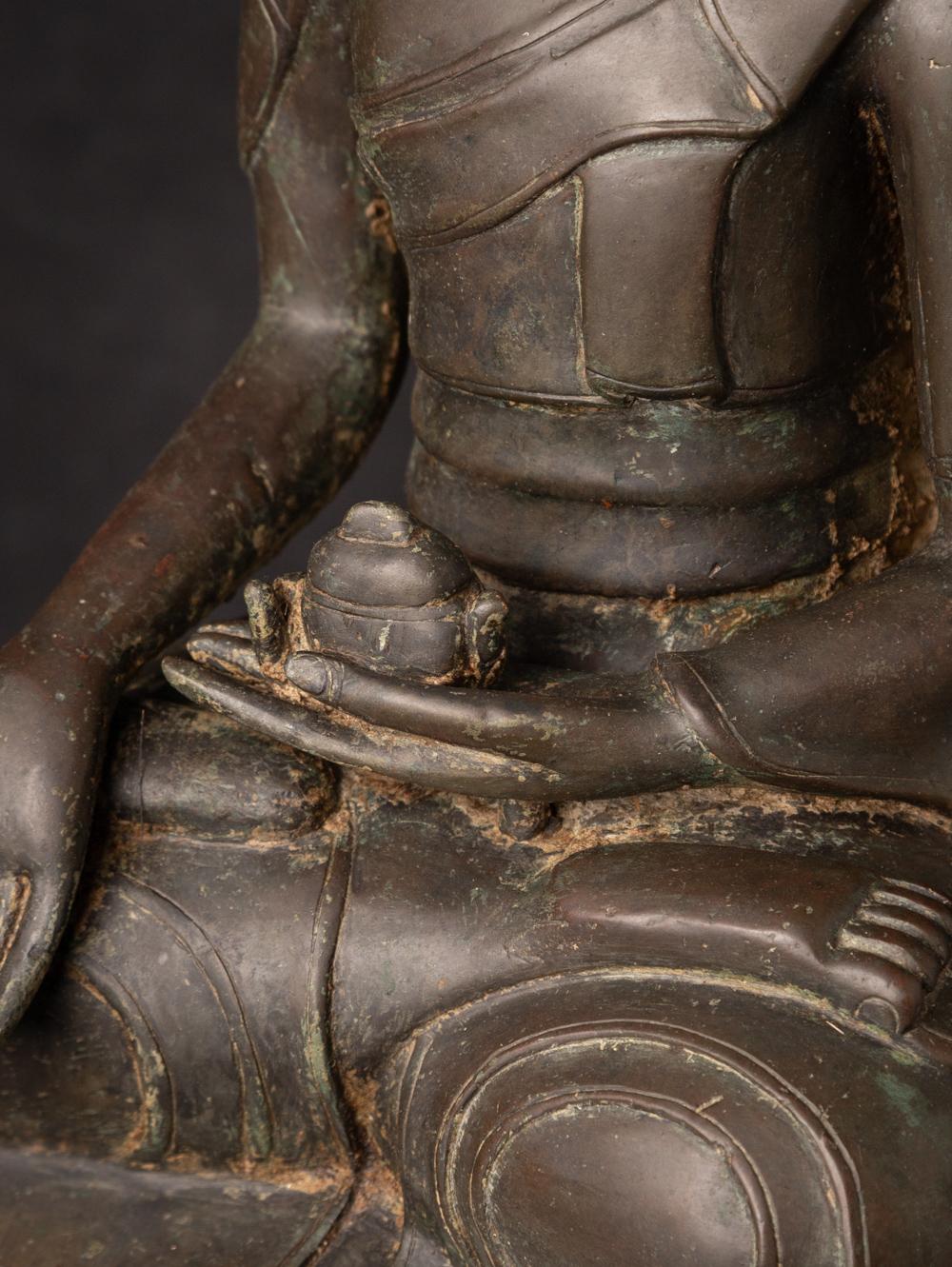 Early 20th century Old bronze Burmese Buddha statue from Burma For Sale 14