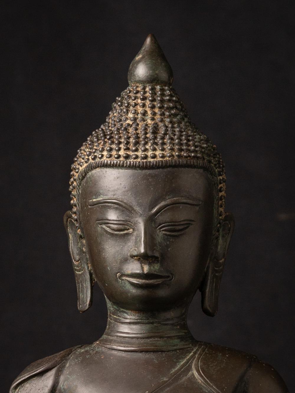 20th Century Early 20th century Old bronze Burmese Buddha statue from Burma For Sale