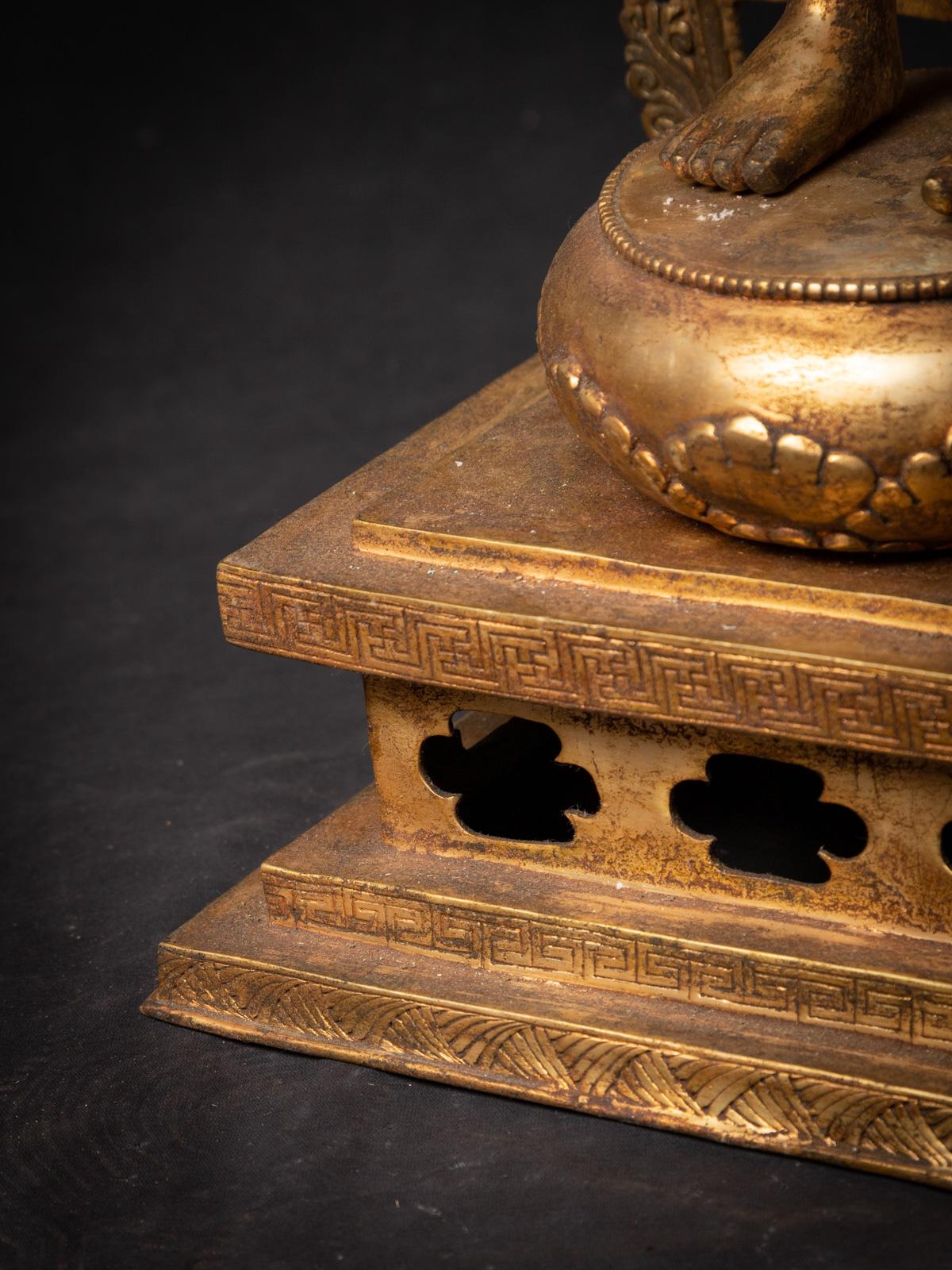 Early 20th century Old bronze Nepali Bodhisattva Padmapani Lok - OriginalBuddhas For Sale 7