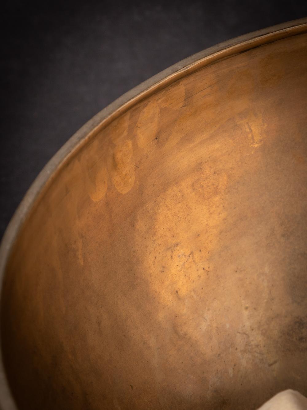 Bronze Early 20th century Old bronze Nepali Singing Bowl from Nepal - OriginalBuddhas