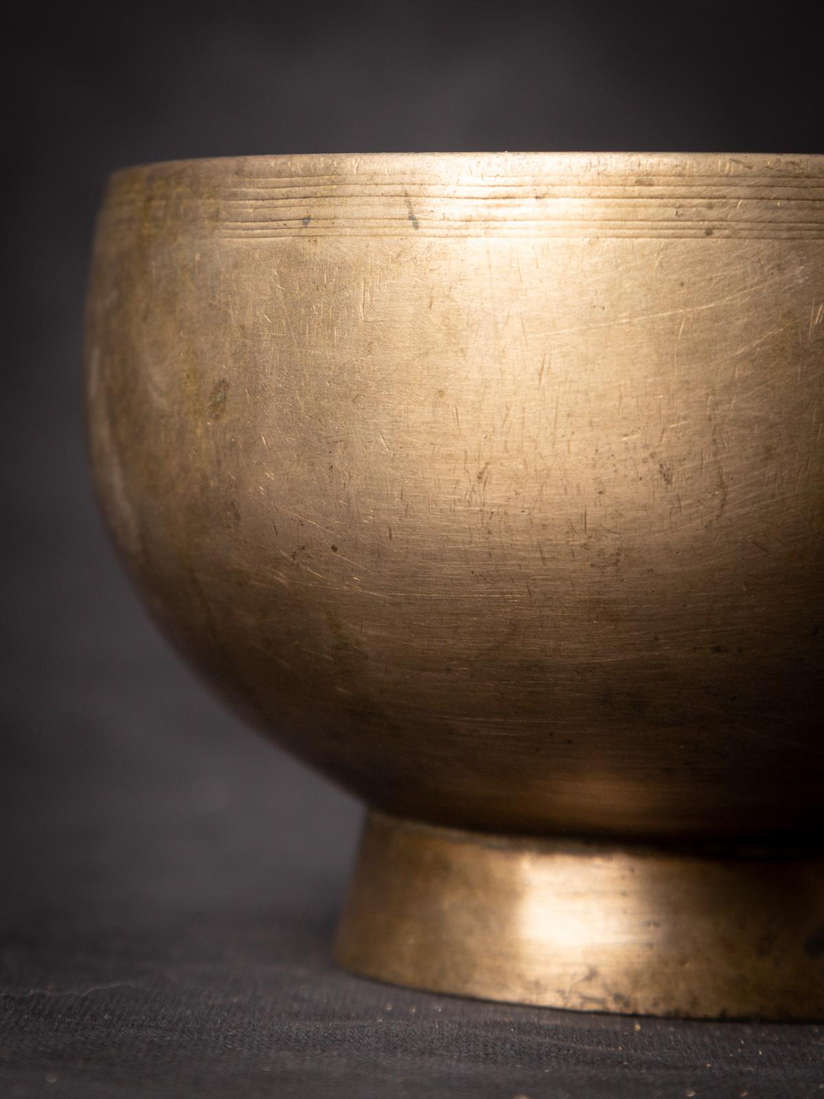 Early 20th Century Old bronze Nepali Singing bowl  OriginalBuddhas For Sale 5