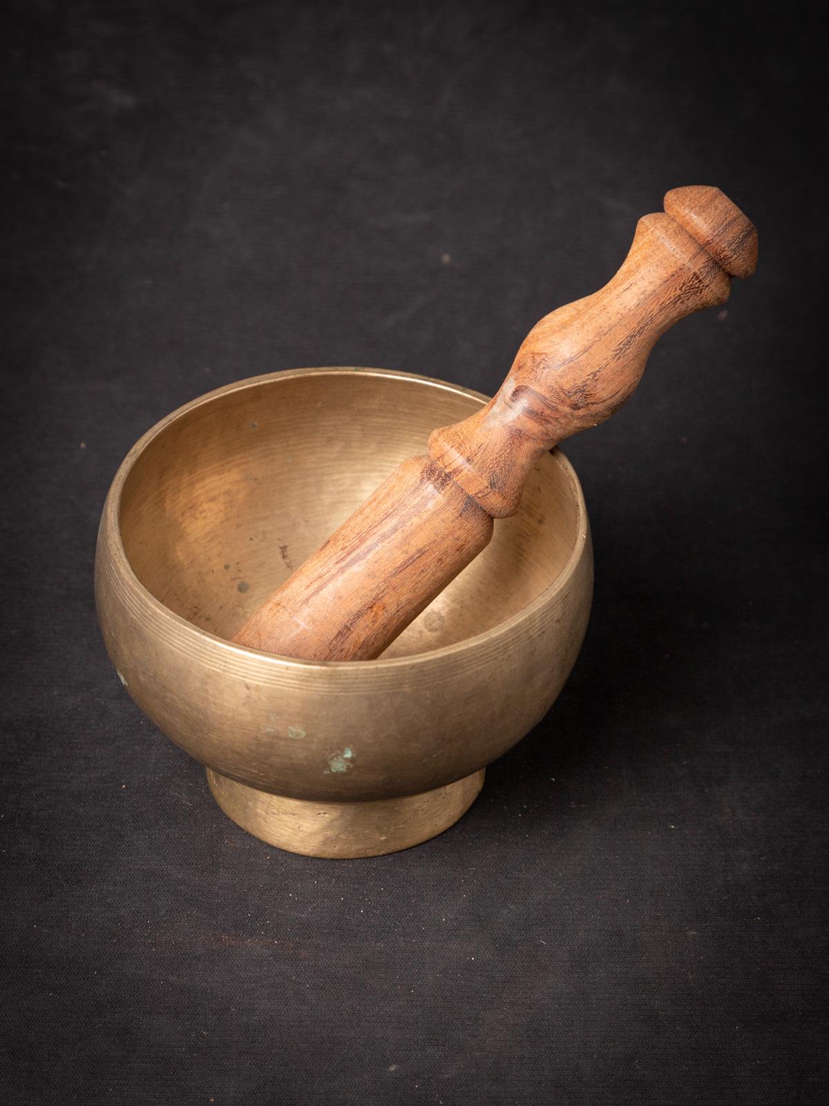 Early 20th Century Old Bronze Nepali Singing Bowl, Original Buddhas For Sale 7
