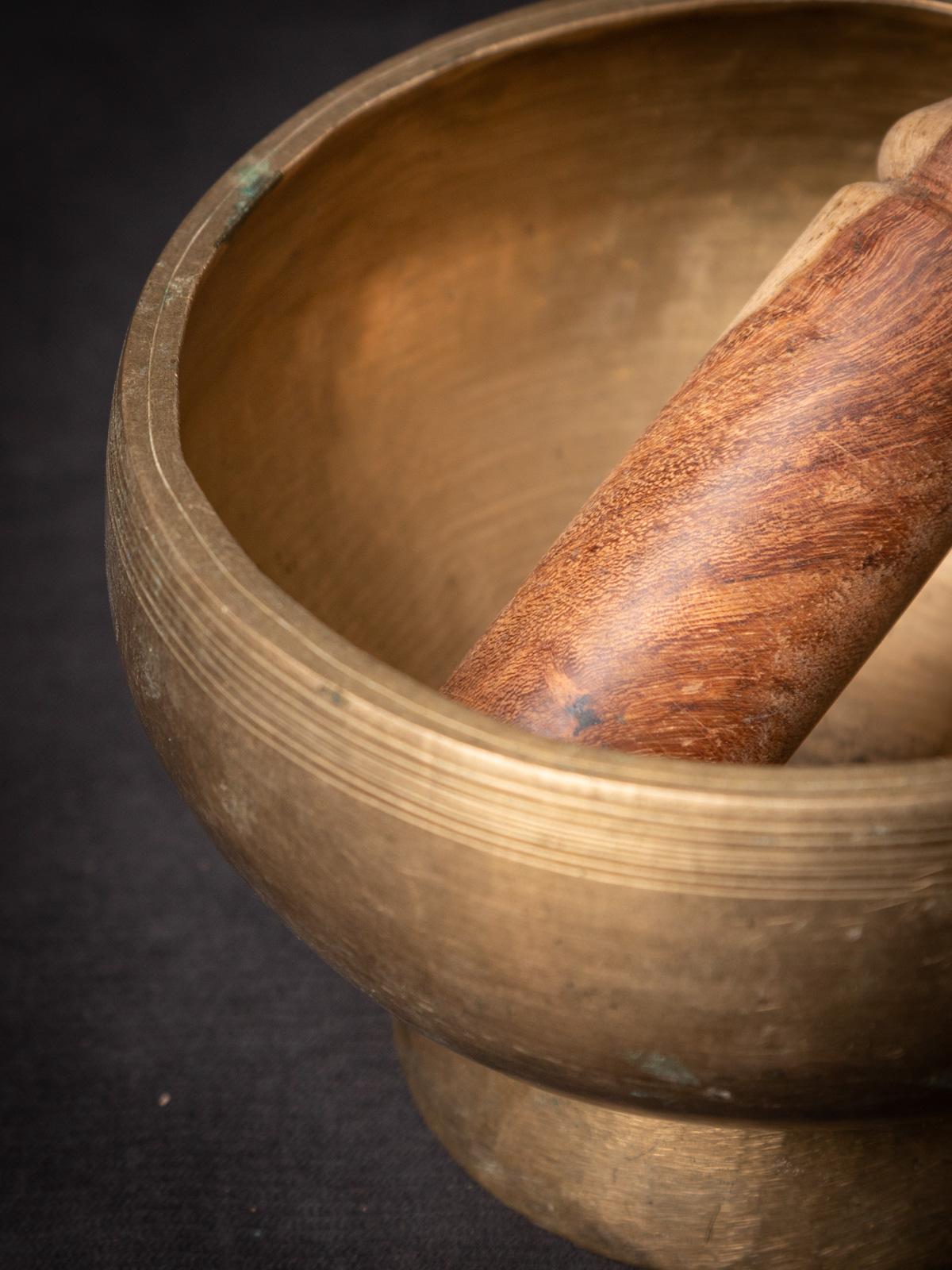 Early 20th century Old bronze Nepali Singing Bowl  OriginalBuddhas For Sale 7