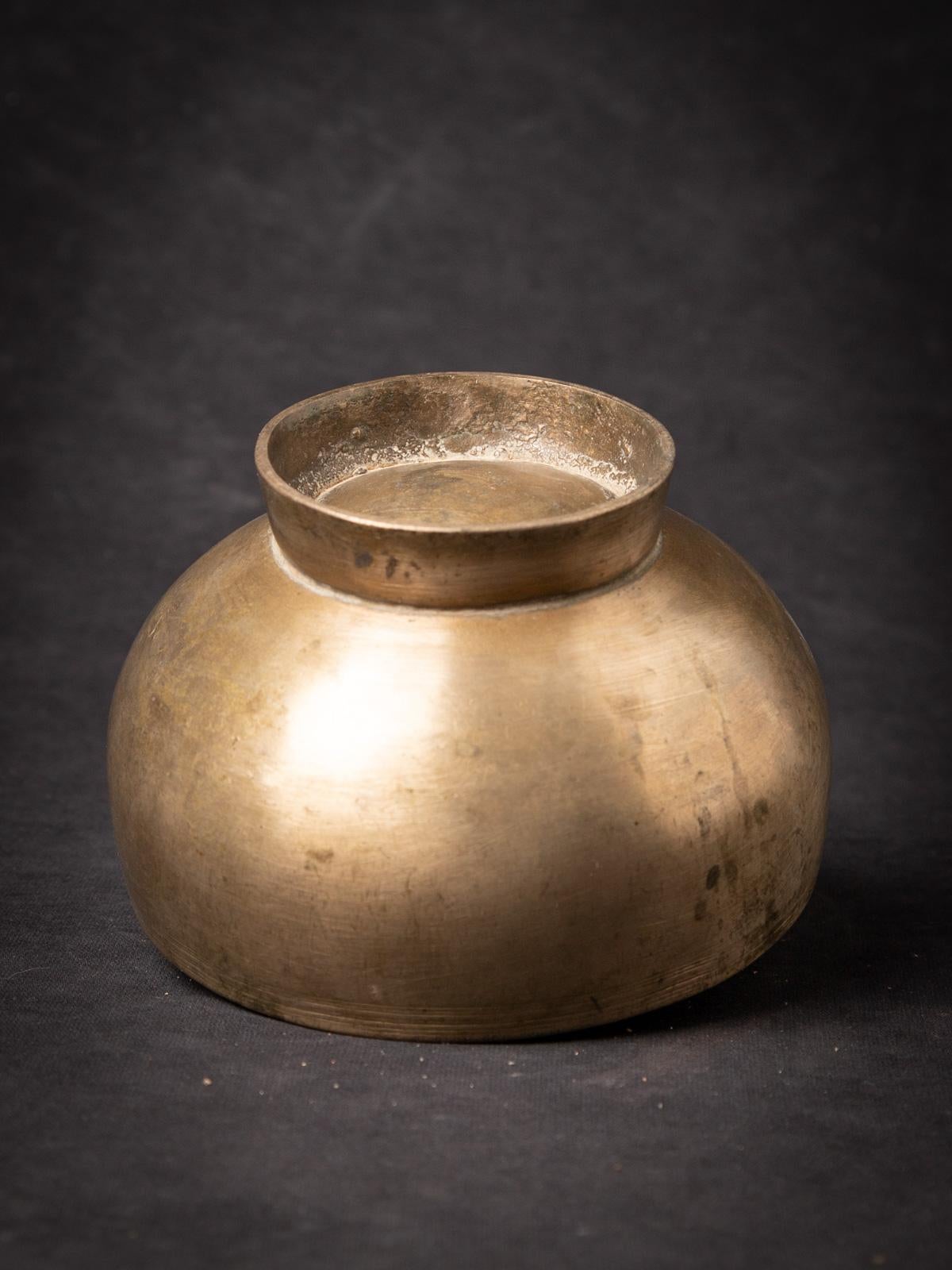 Early 20th Century Old bronze Nepali Singing bowl  OriginalBuddhas For Sale 10