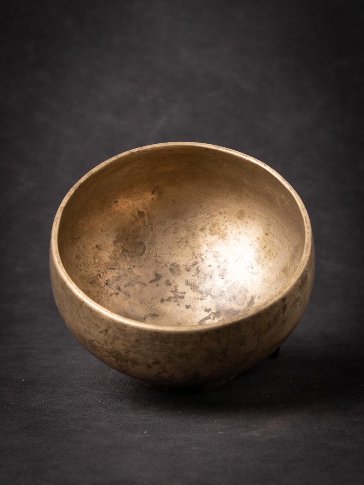 Early 20th Century Old bronze Nepali Singing bowl  OriginalBuddhas For Sale 11