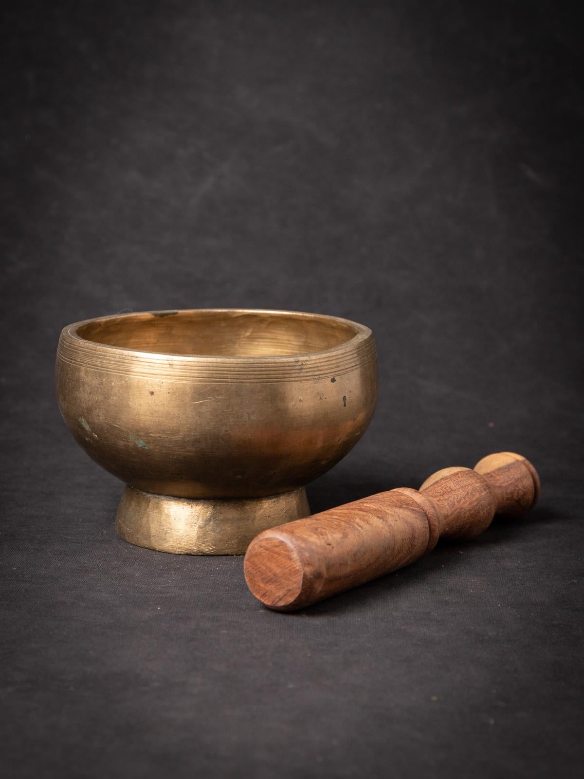 Early 20th century Old bronze Nepali Singing Bowl  OriginalBuddhas For Sale 11