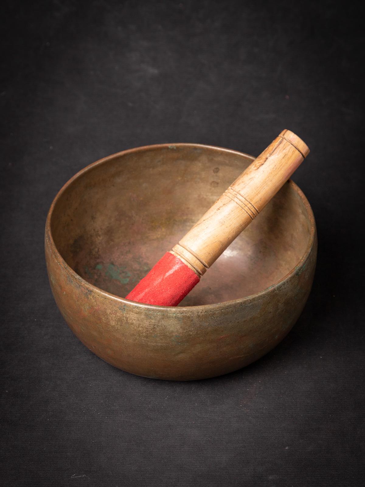Bronze Early 20th Century Old bronze Nepali Singing bowl  OriginalBuddhas