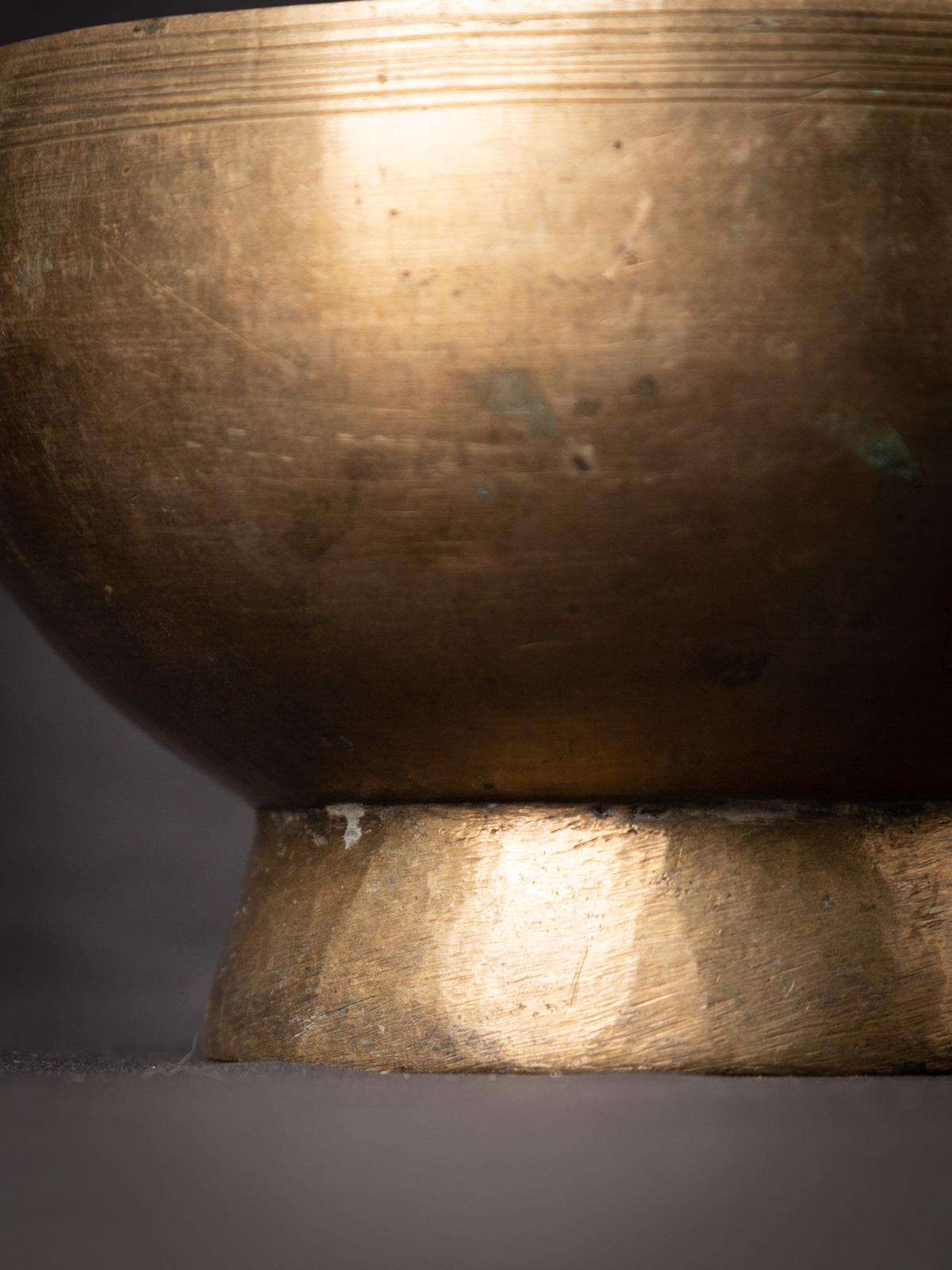 20th Century Early 20th century Old bronze Nepali Singing Bowl  OriginalBuddhas For Sale