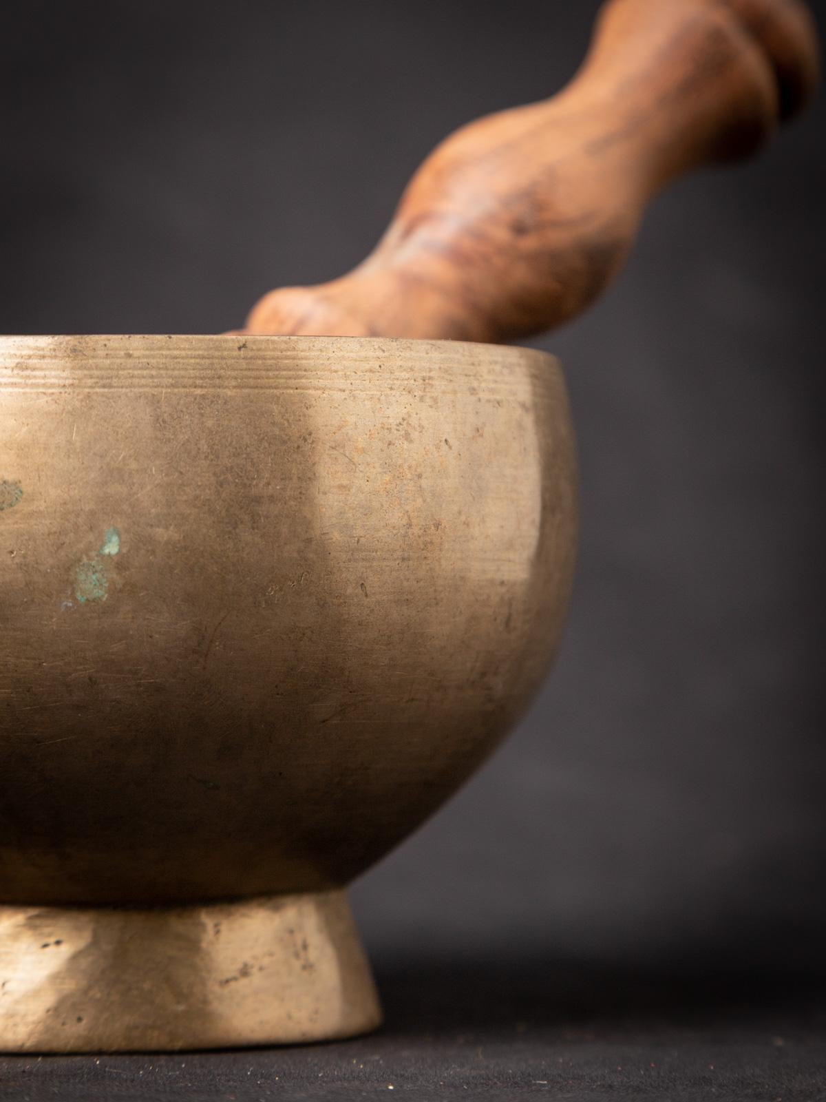 Early 20th Century Old Bronze Nepali Singing Bowl, Original Buddhas For Sale 3