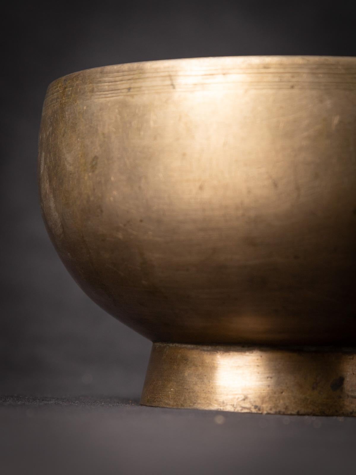 Early 20th Century Old bronze Nepali Singing bowl  OriginalBuddhas For Sale 2