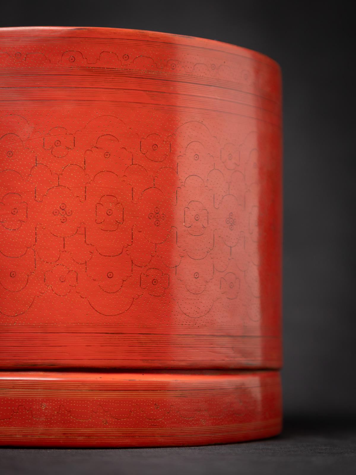 Début du 20e siècle Ancienne boîte en laque de bétel en Birmanie en vente 11